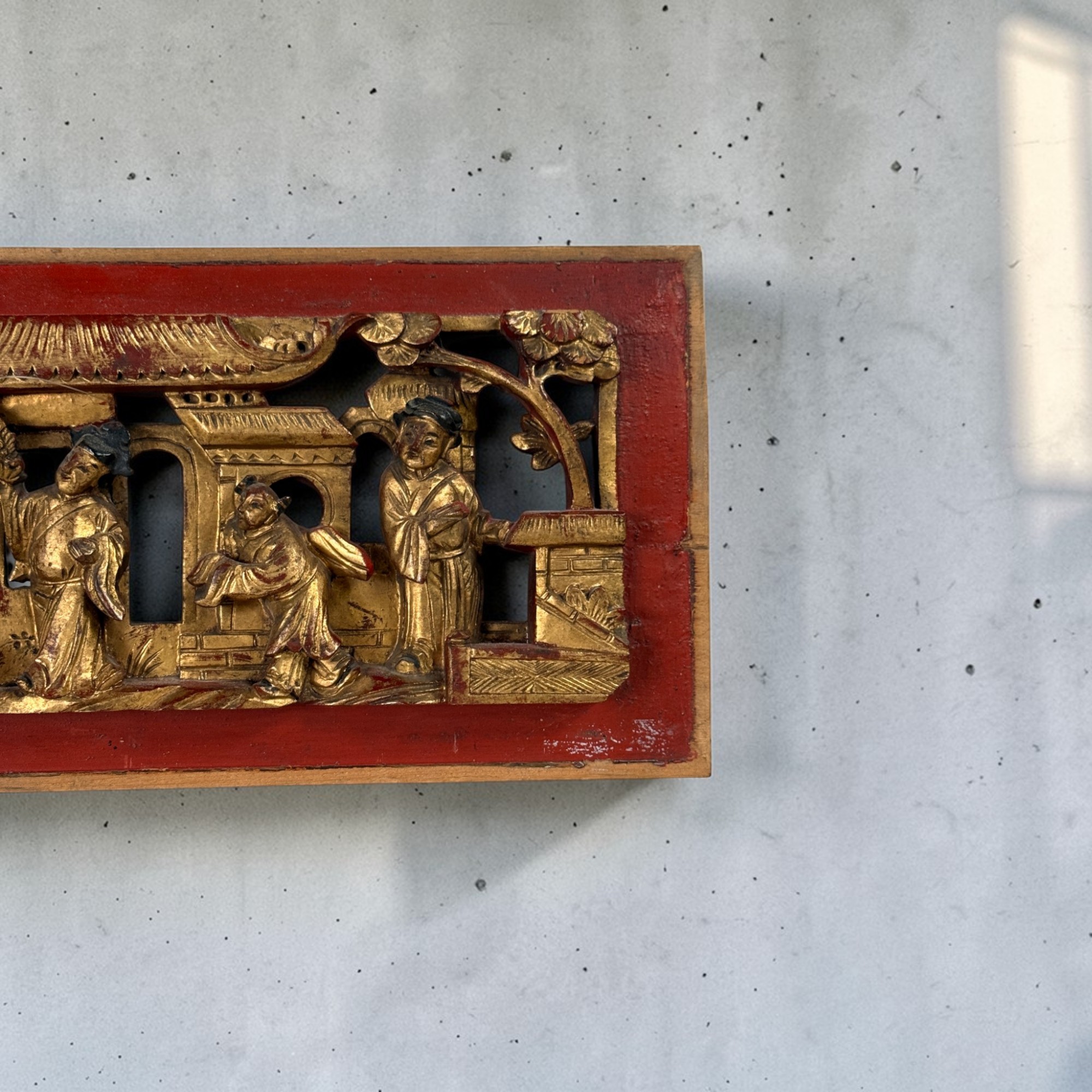 Vergoldete Holzschnitzerei Reise des Gelehrten – China Wandrelief (37 cm)