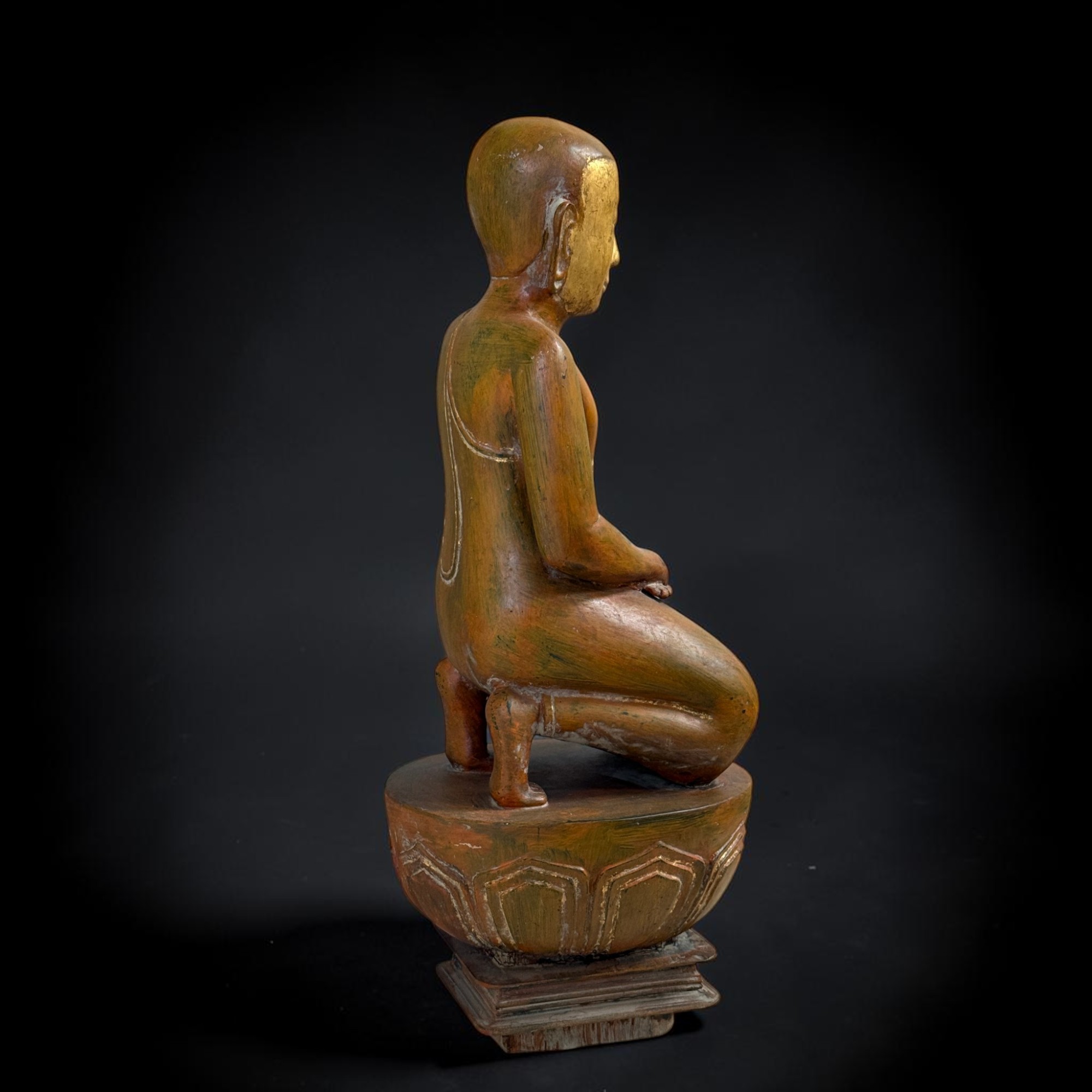 Mönch-Skulptur Sariputta Burma – Alt – Lacquerware &Restvergoldung – 72 cm groß