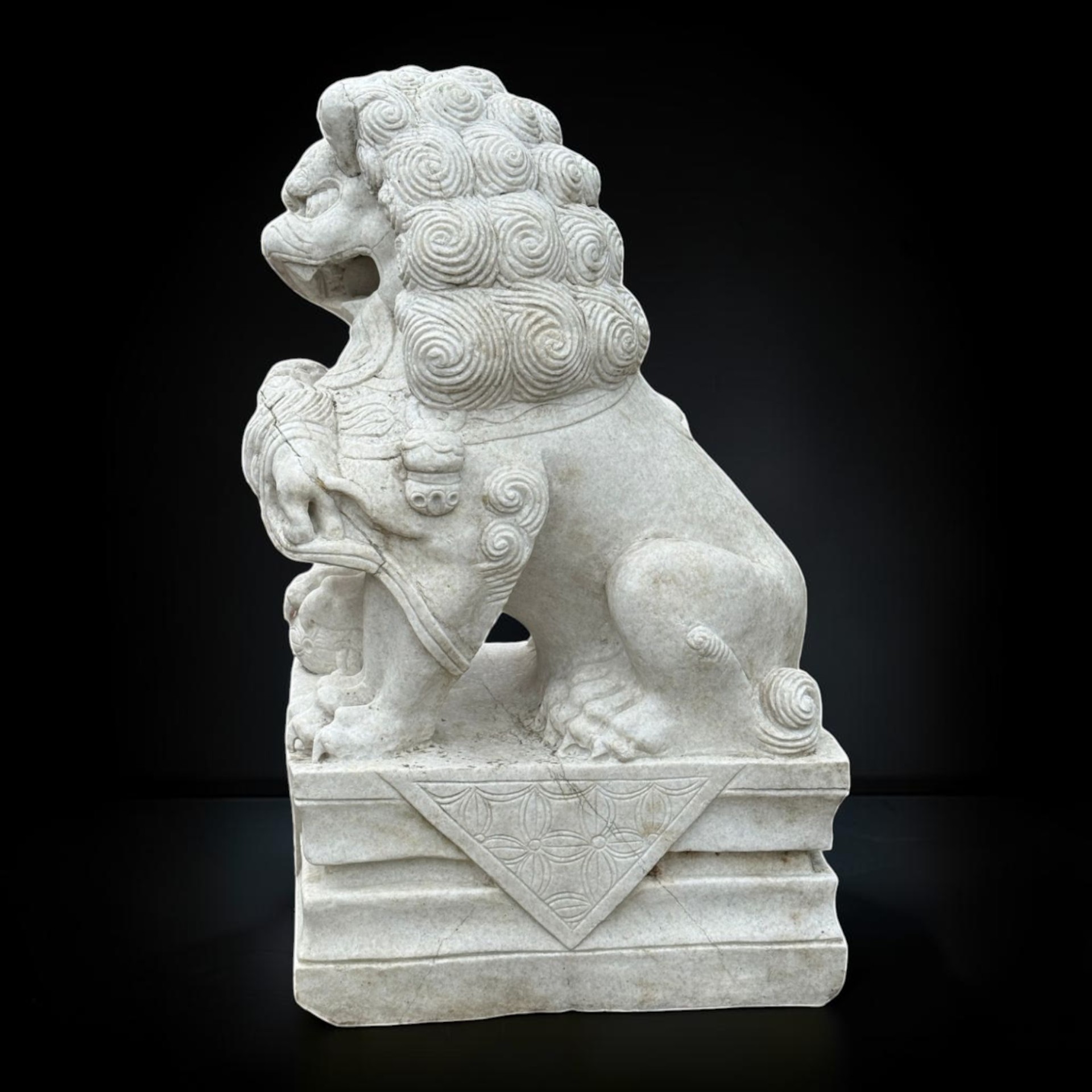 Chinesischer Wächterlöwe Tempellöwe Marmor Skulptur China 110cm