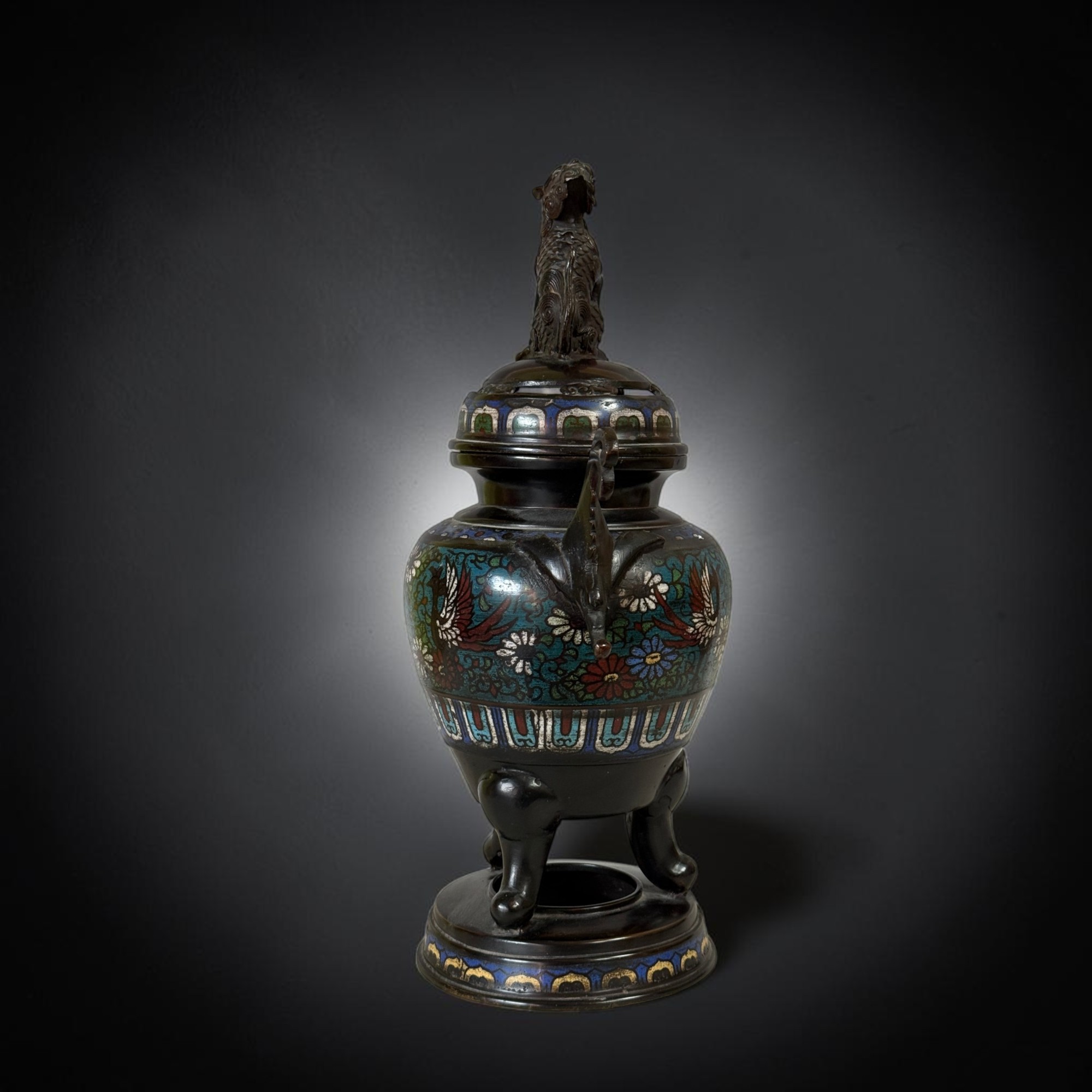 Altes chinesisches Räuchergefäß aus Bronze & Cloisonne mit Wächterlöwe