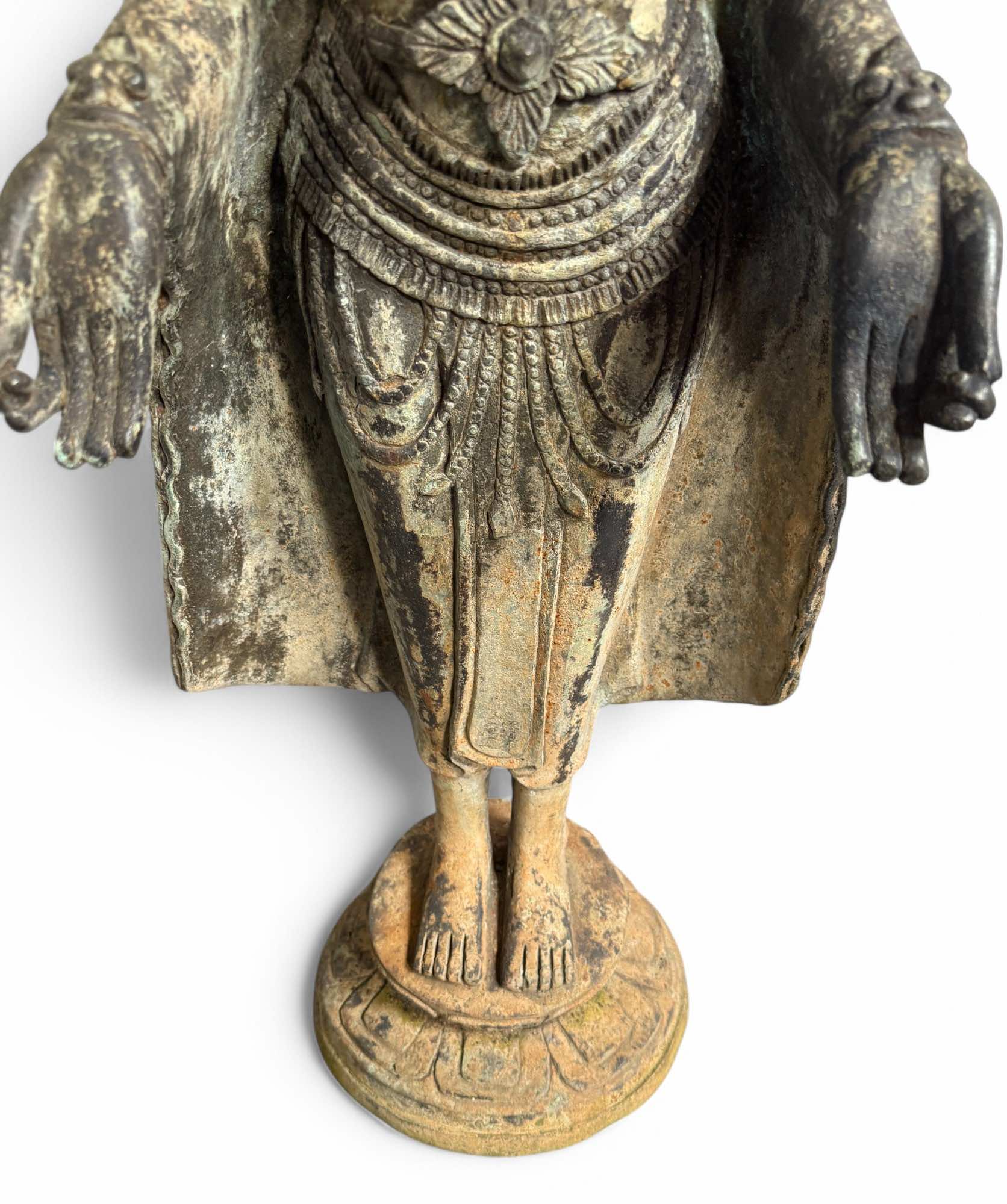 Gekrönter Burma Buddha Bronze Skulptur 103 cm groß