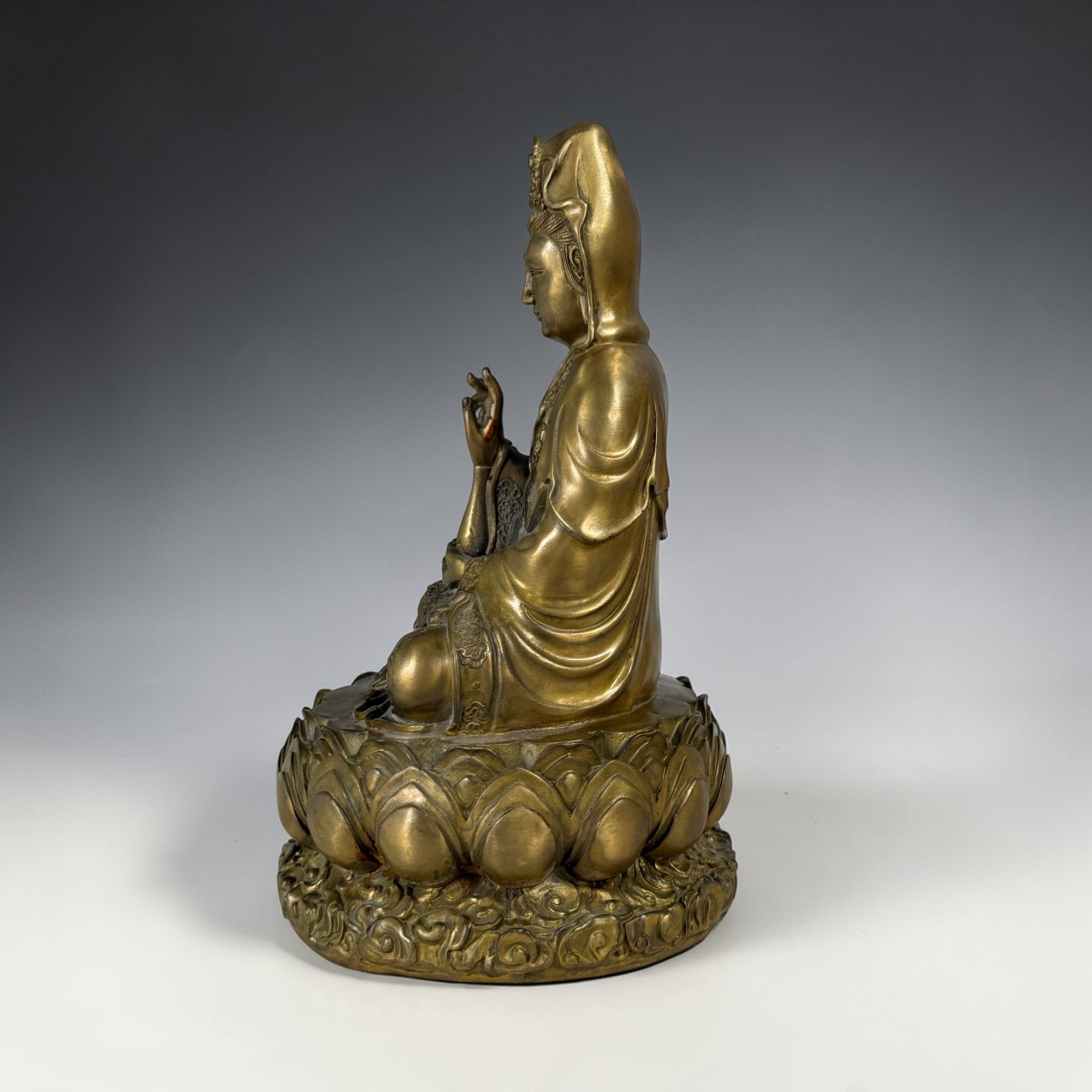 Guan Yin Bronze Figur 29cm China Statue Buch der Weisheit Alte Sammlungsstück