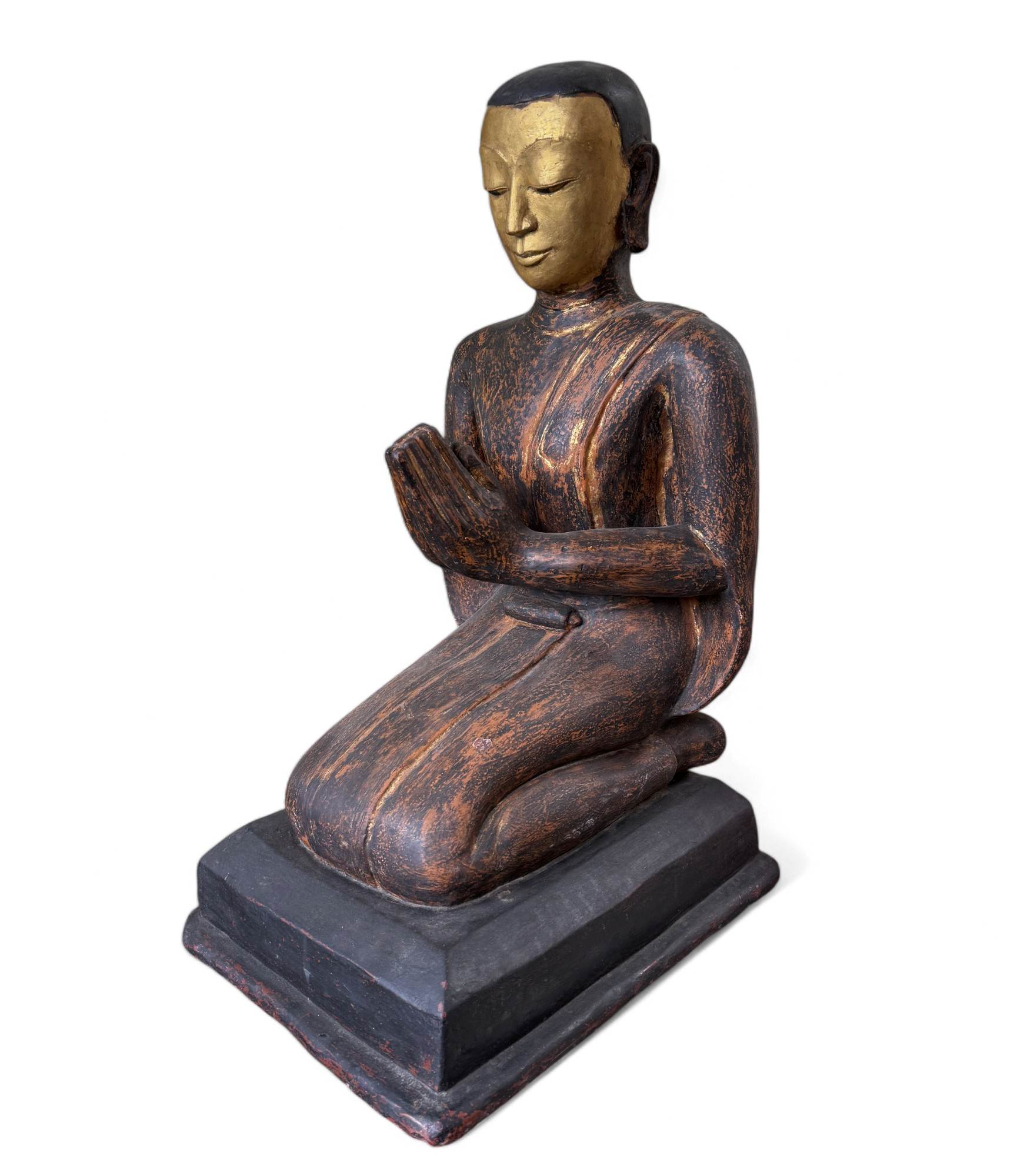 Burmesischer Mönch in Anjali Mudra aus Lacquerware 88 cm