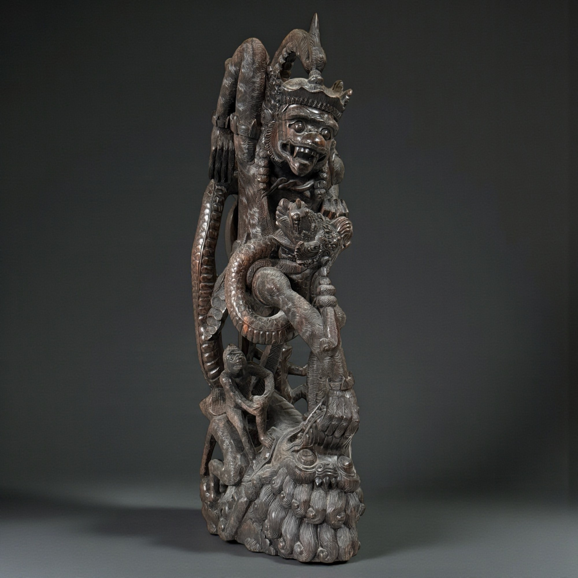 Alte Bali Hanuman Holz Figur Naga: Balinesische Ramayana Skulptur 58cm
