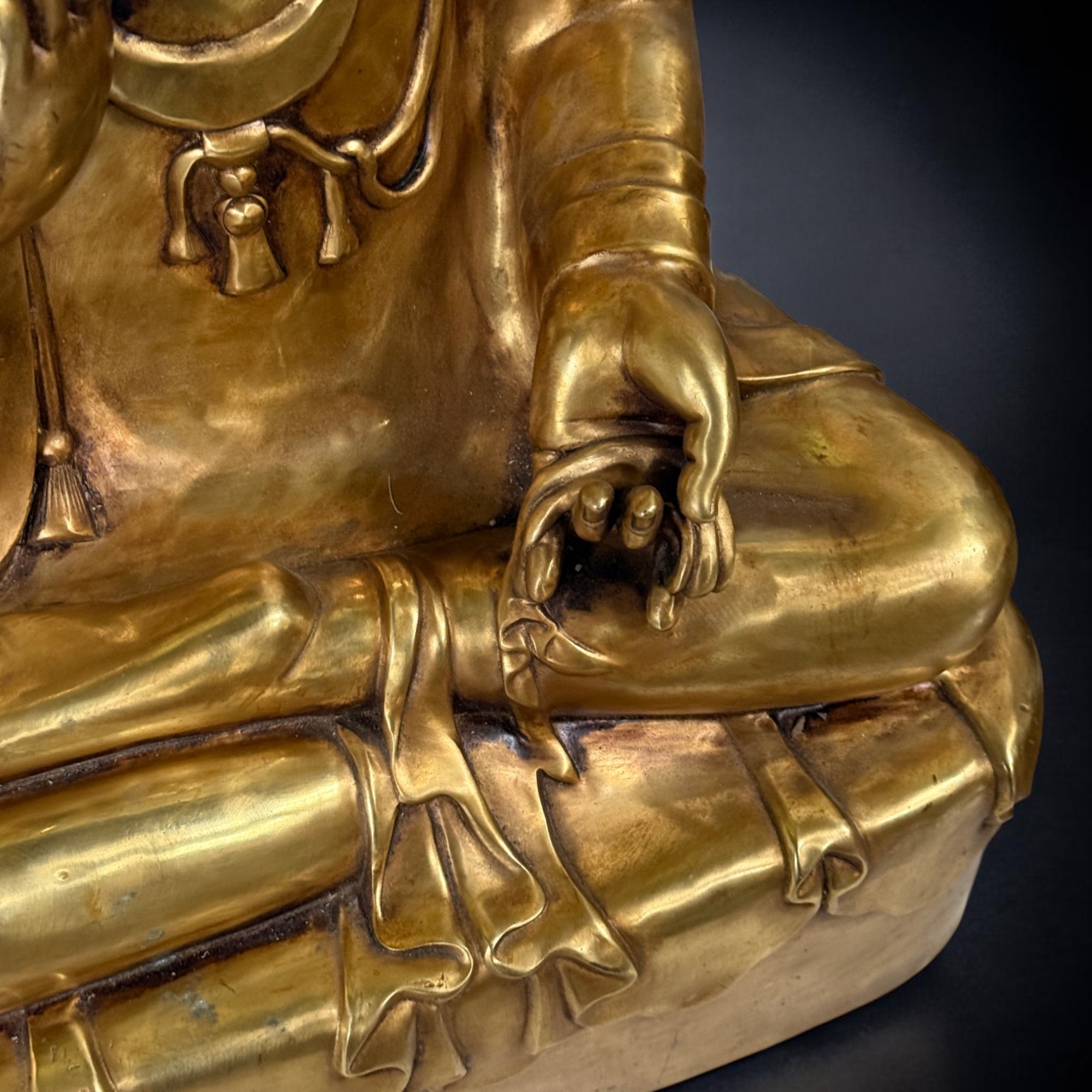 Sitzende Bronze Buddha Skulptur mit Nimbus Sichuan 60cm