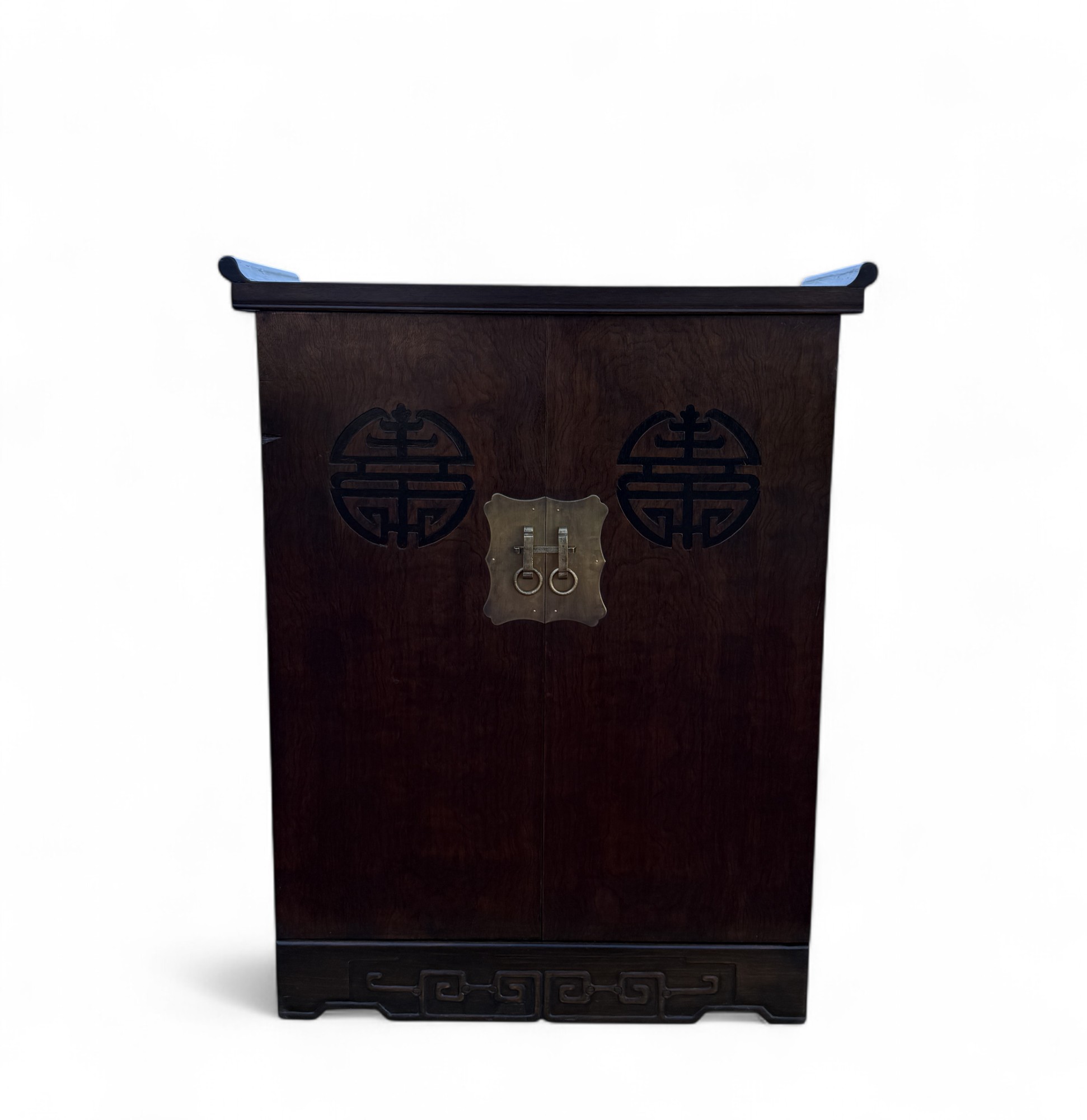 Chinesischer Schuhschrank mit Glückssymbolen – Holz, Messingbeschläge