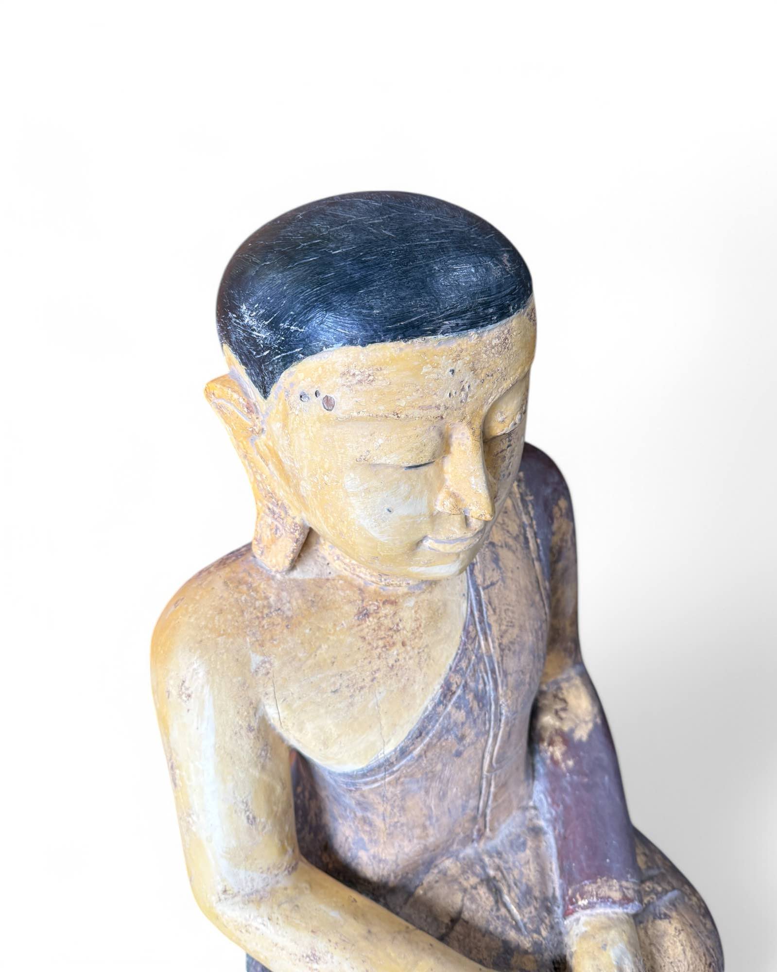 Sariputta-Mönch-Skulptur aus Holz, Burma 90 cm groß