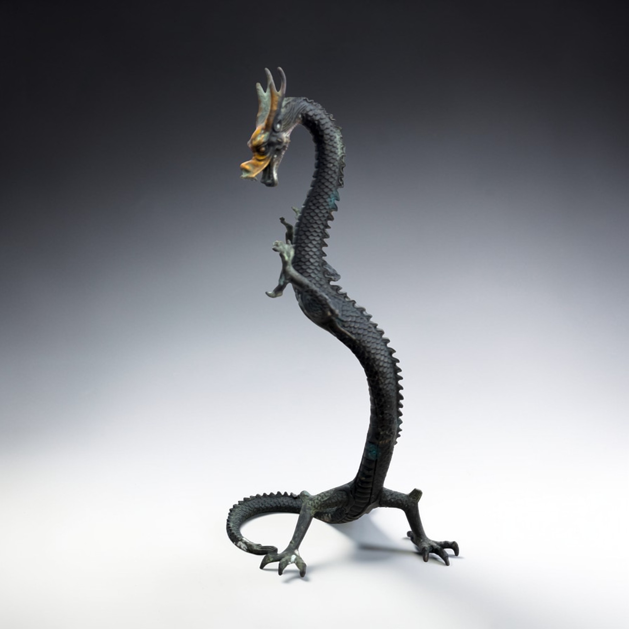 Bronze Drache China – Vierkralliger Mang-Drache mit Patina (41 cm)