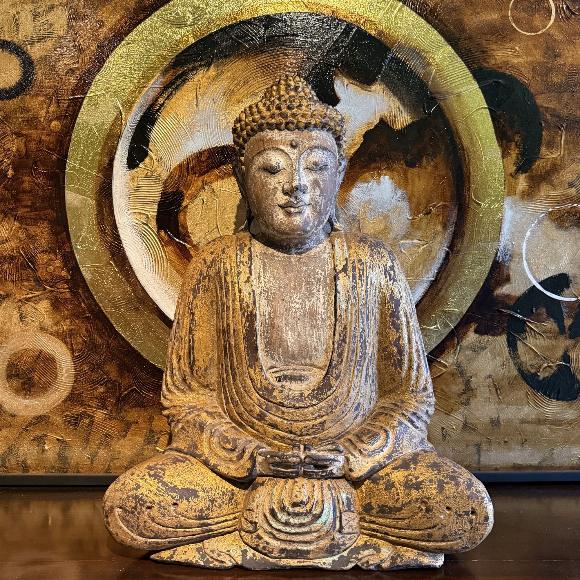 Vintage Buddha Statue Suarholz – Meditation Skulptur mit Goldpatina, 61 cm