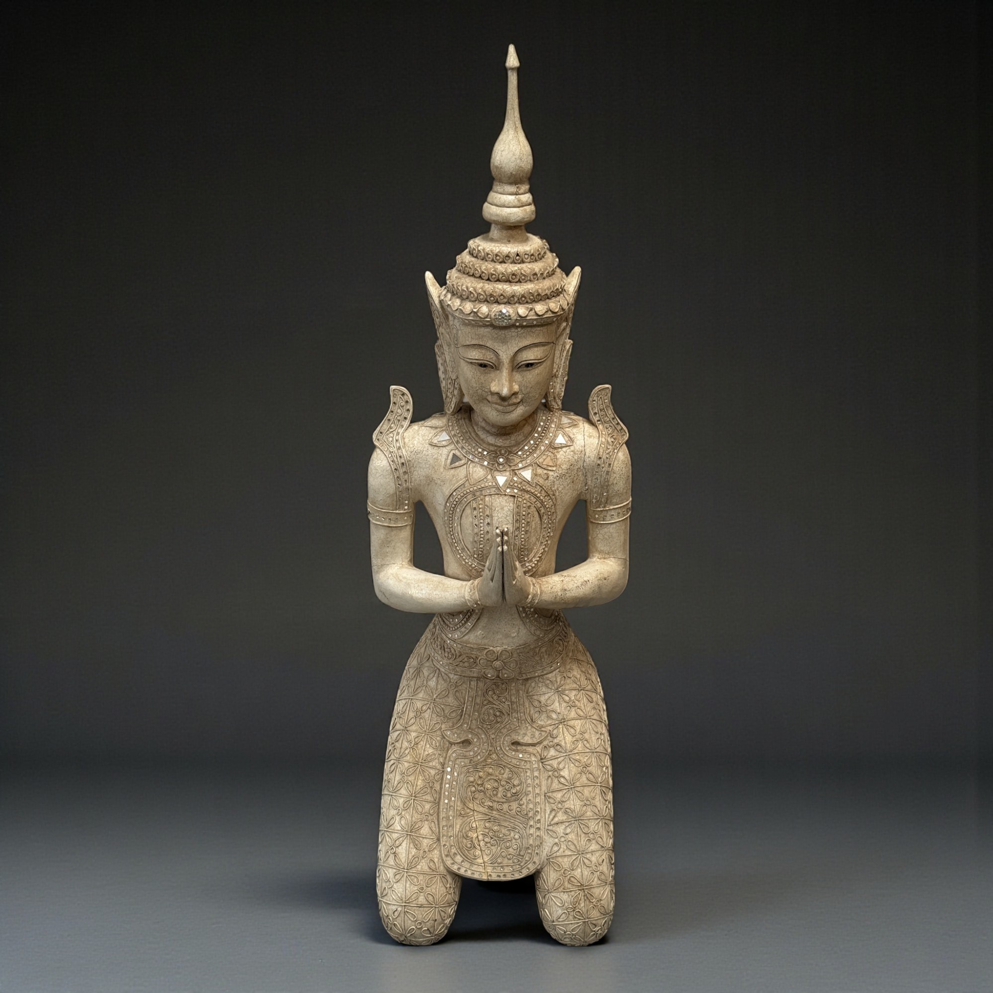 Thailändischer Tempelwächter aus Holz – Handgeschnitzte Statue, 117 cm