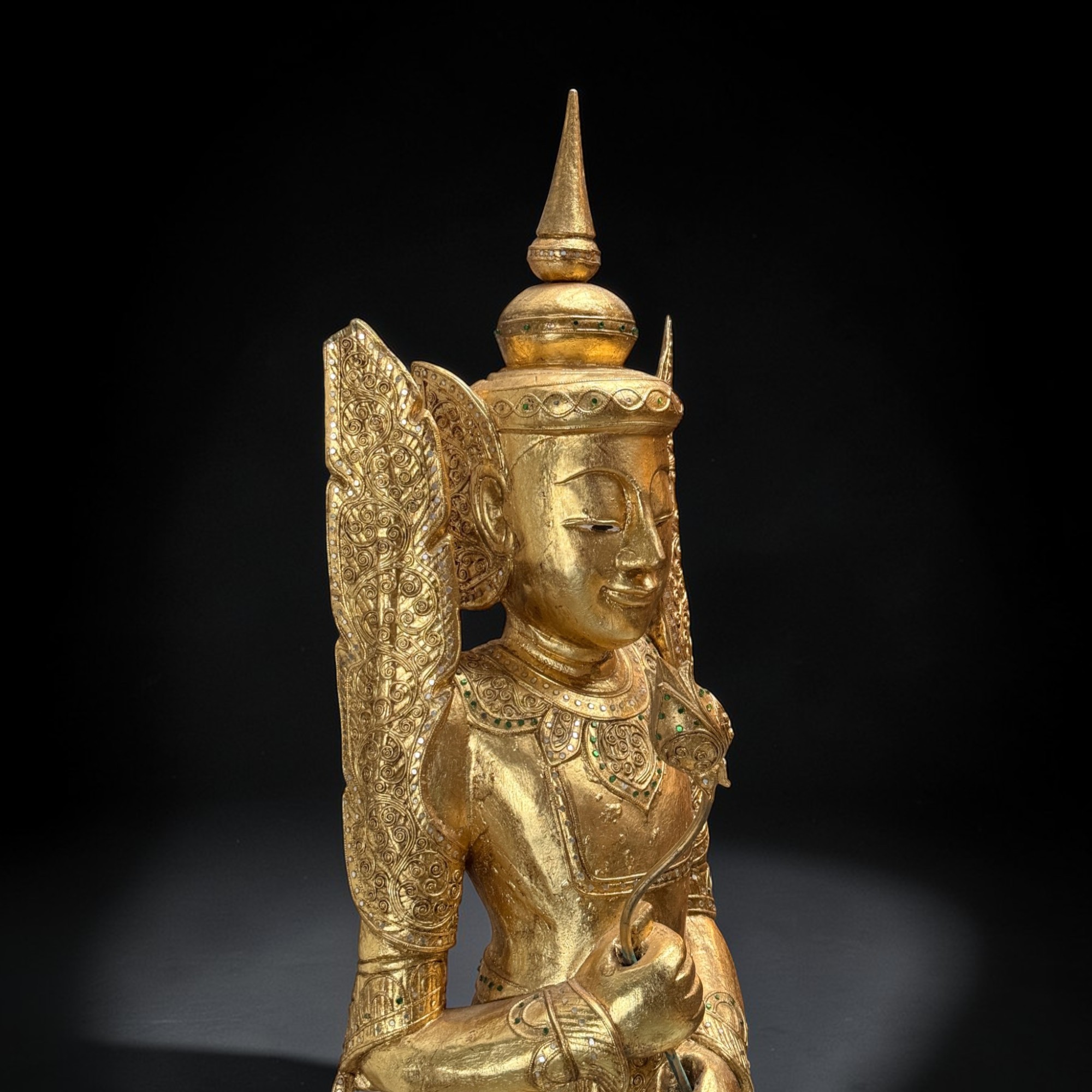 Thailändischer Tempelwächter Holz Statue blattvergoldet 171 cm groß