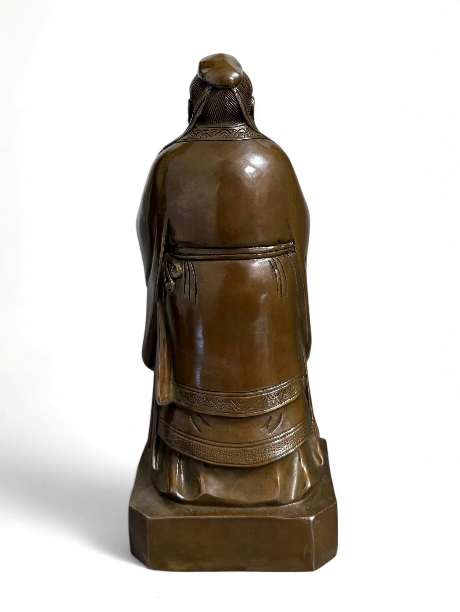 Konfuzius Skulptur aus China - Bronzefigur mit Schriftzeichen