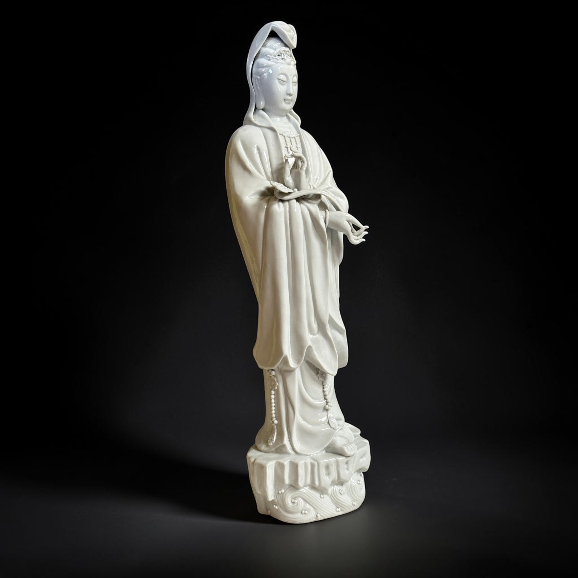 Alte Guanyin Skulptur Dehua Porzellan Blanc de Chine 63cm