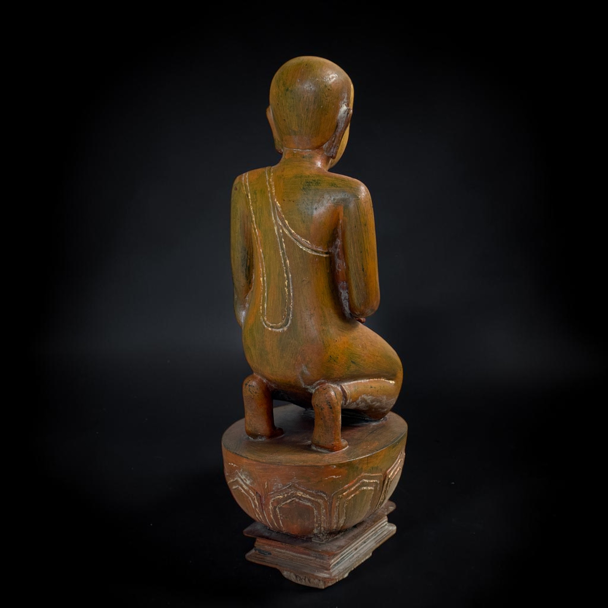 Mönch-Skulptur Sariputta Burma – Alt – Lacquerware &Restvergoldung – 72 cm groß