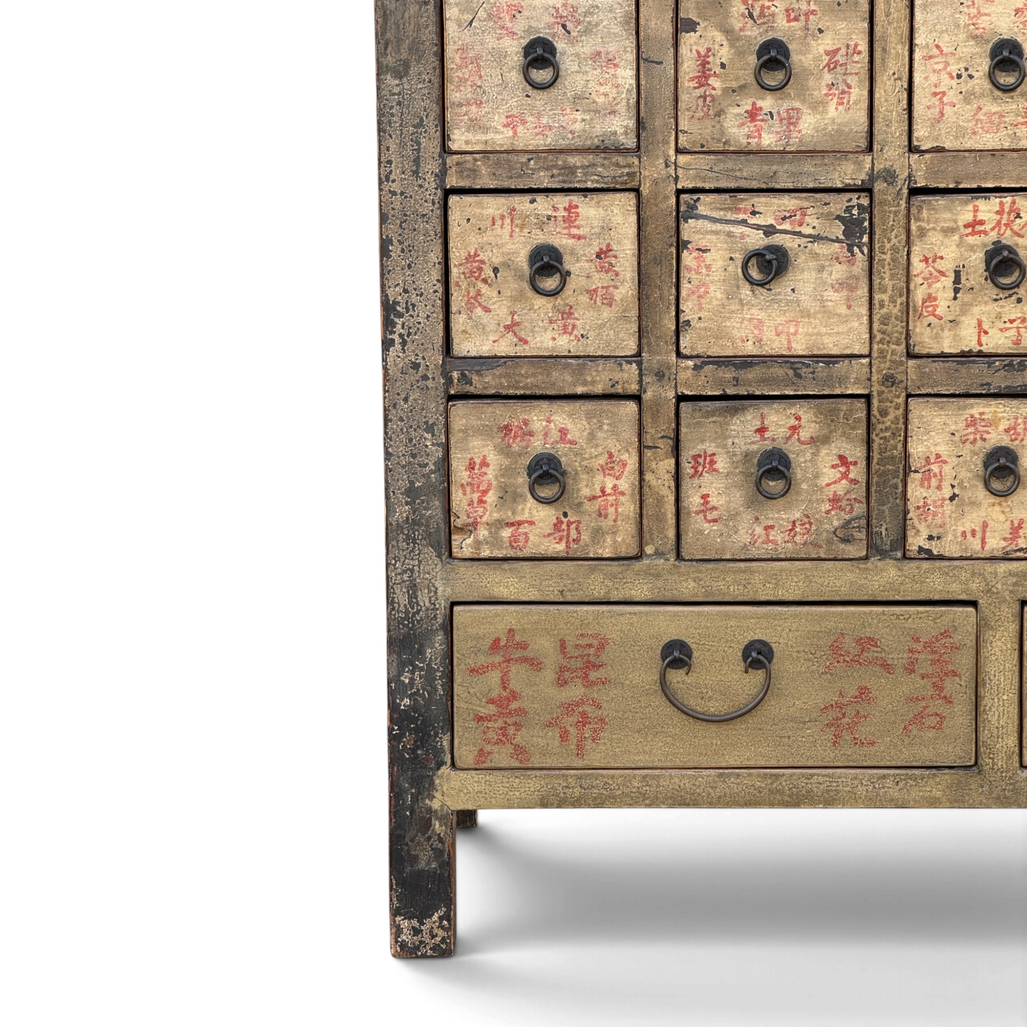 Alter chinesischer Apothekerschrank aus Ulmenholz, polychrom gefasst, 170 cm