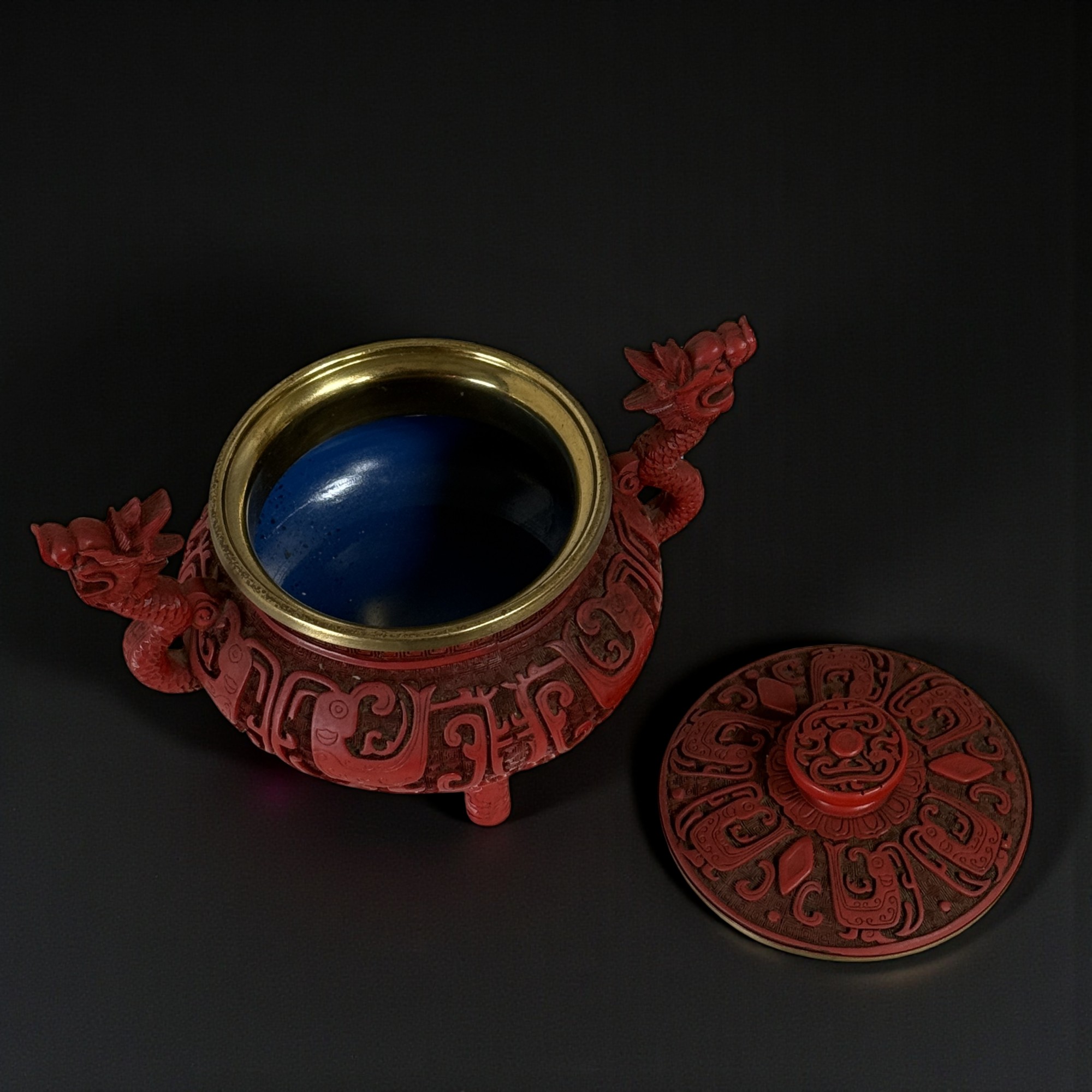 Räuchergefäß aus China mit Drachen Henkeln - Lackarbeit