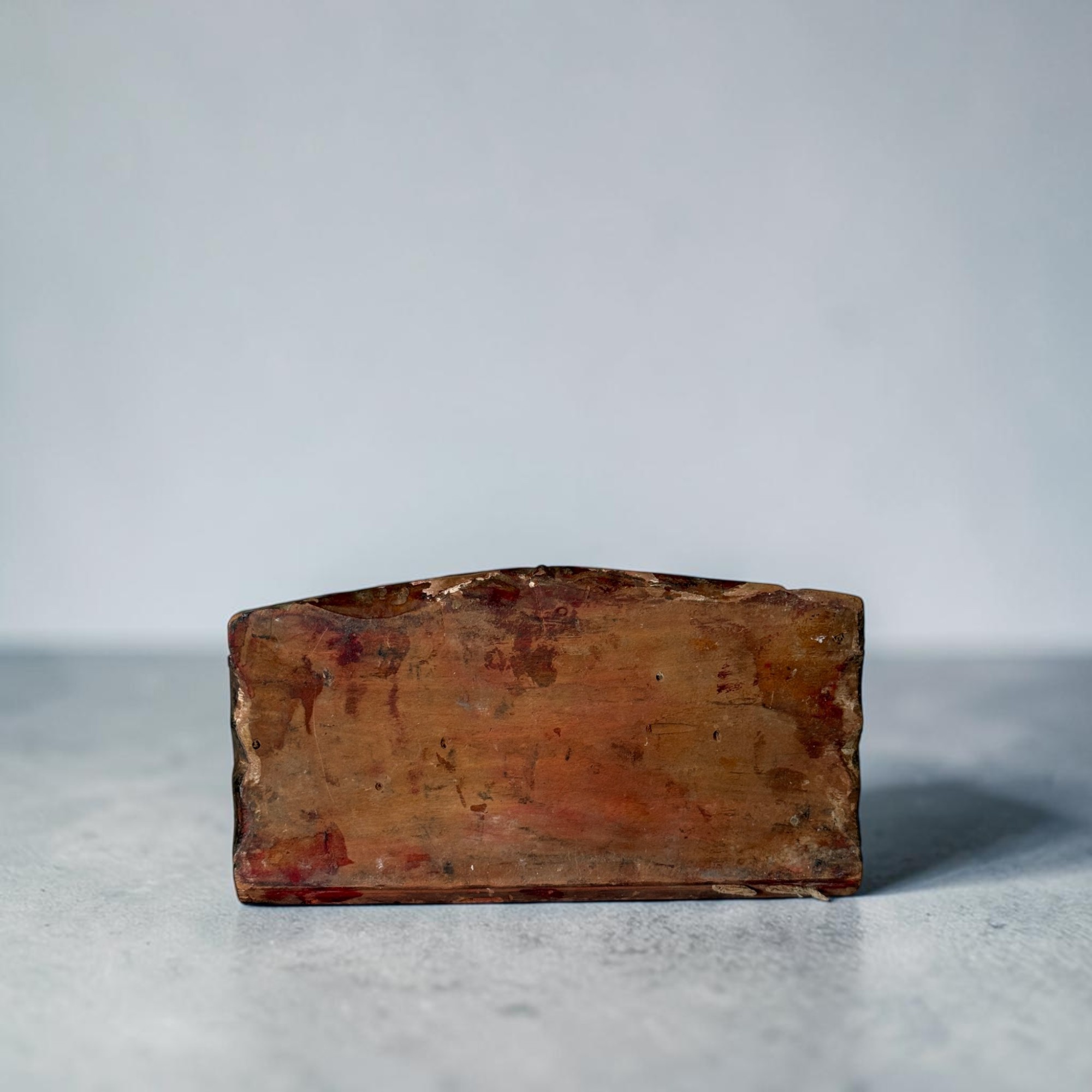 Alter chinesischer Holzschrein Hausaltar mit sitzendem Bronze Buddha
