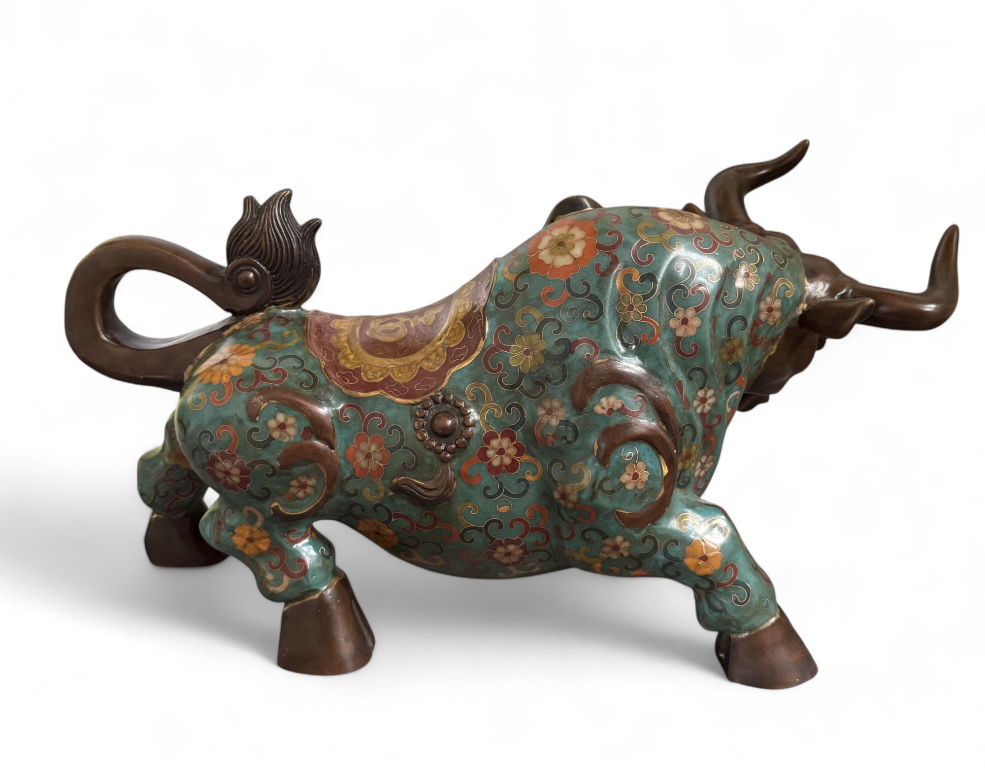 Bronze Büffel Skulptur – Chinesisches Tierkreiszeichen mit Cloisonné