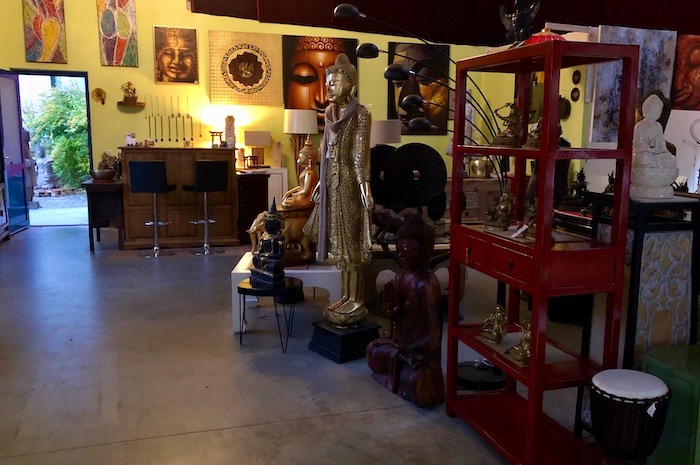 Showrooms6XgwRwdbxQVi