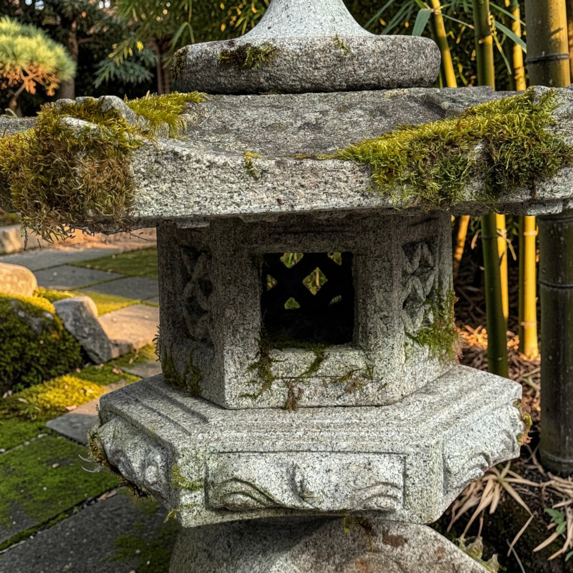 Alte Japanische Rankei Steinlaterne Granit 125cm - Bemoost & Frostfest - 154kg