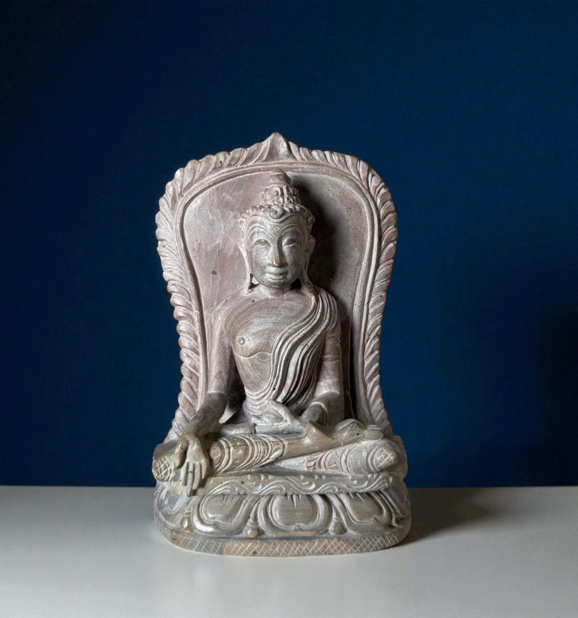 Buddha Figur Marmorstein Nepal - feine handarbeit