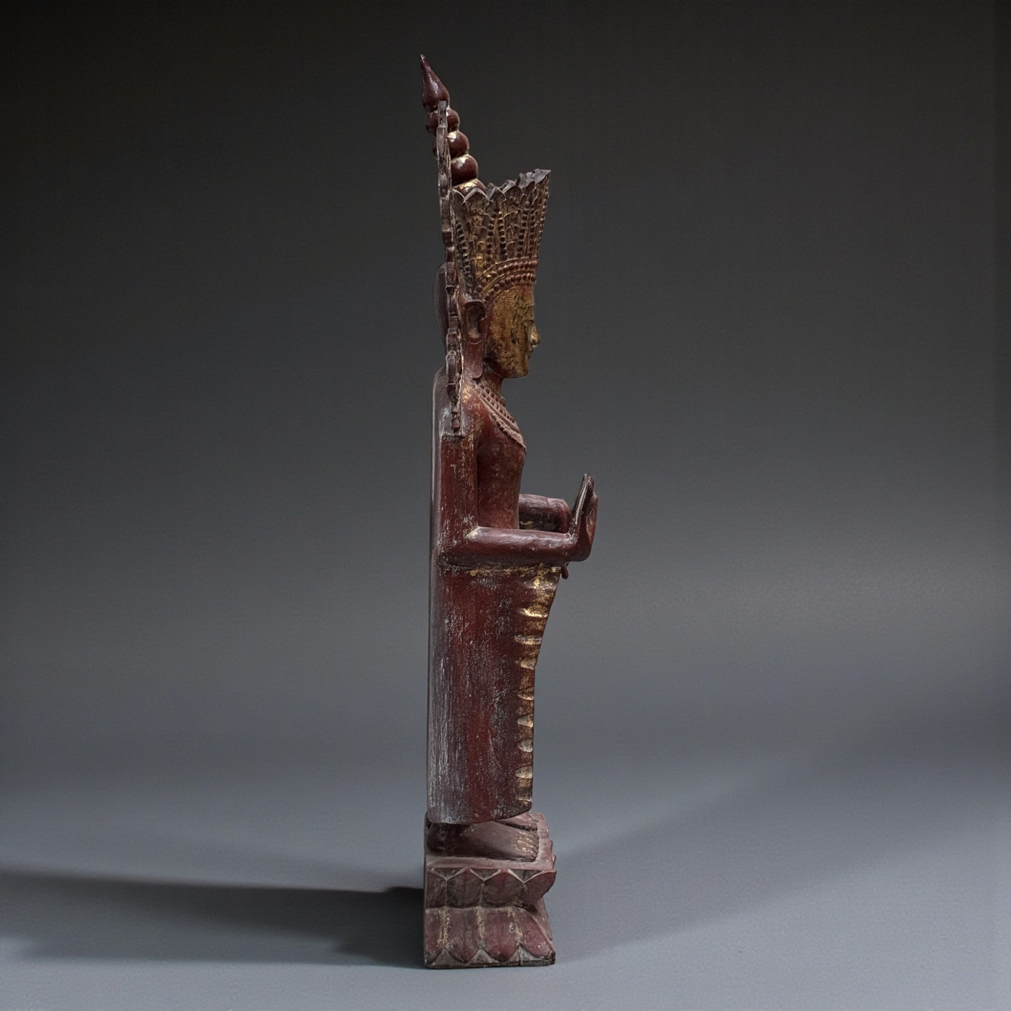 Königs-Buddha Statue Birma Teak Holz Skulptur Schutzgeste