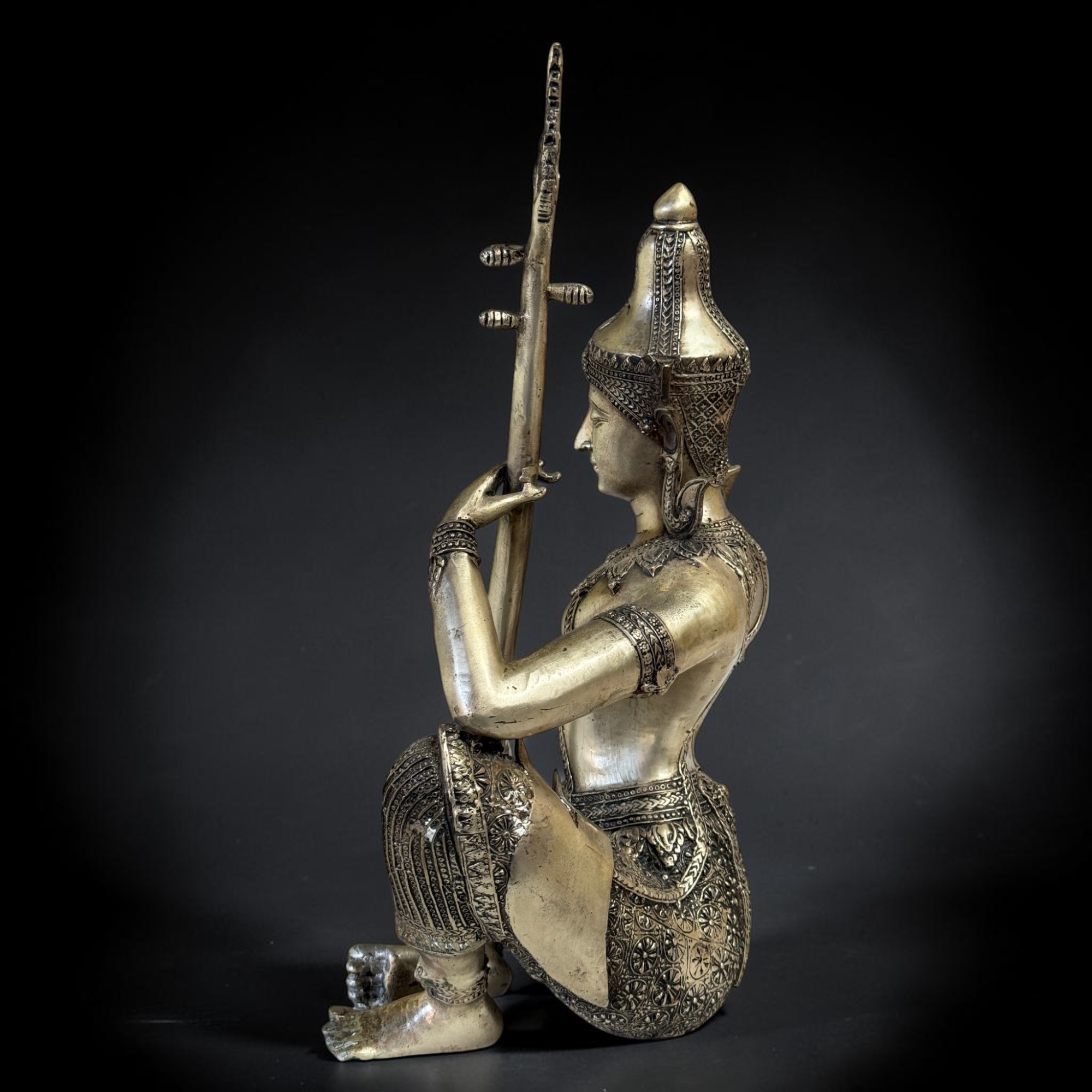 Tempelmusiker Skulptur Bronze-Eisen Thailand 41cm 6kg Phin-Laute alter Zustand