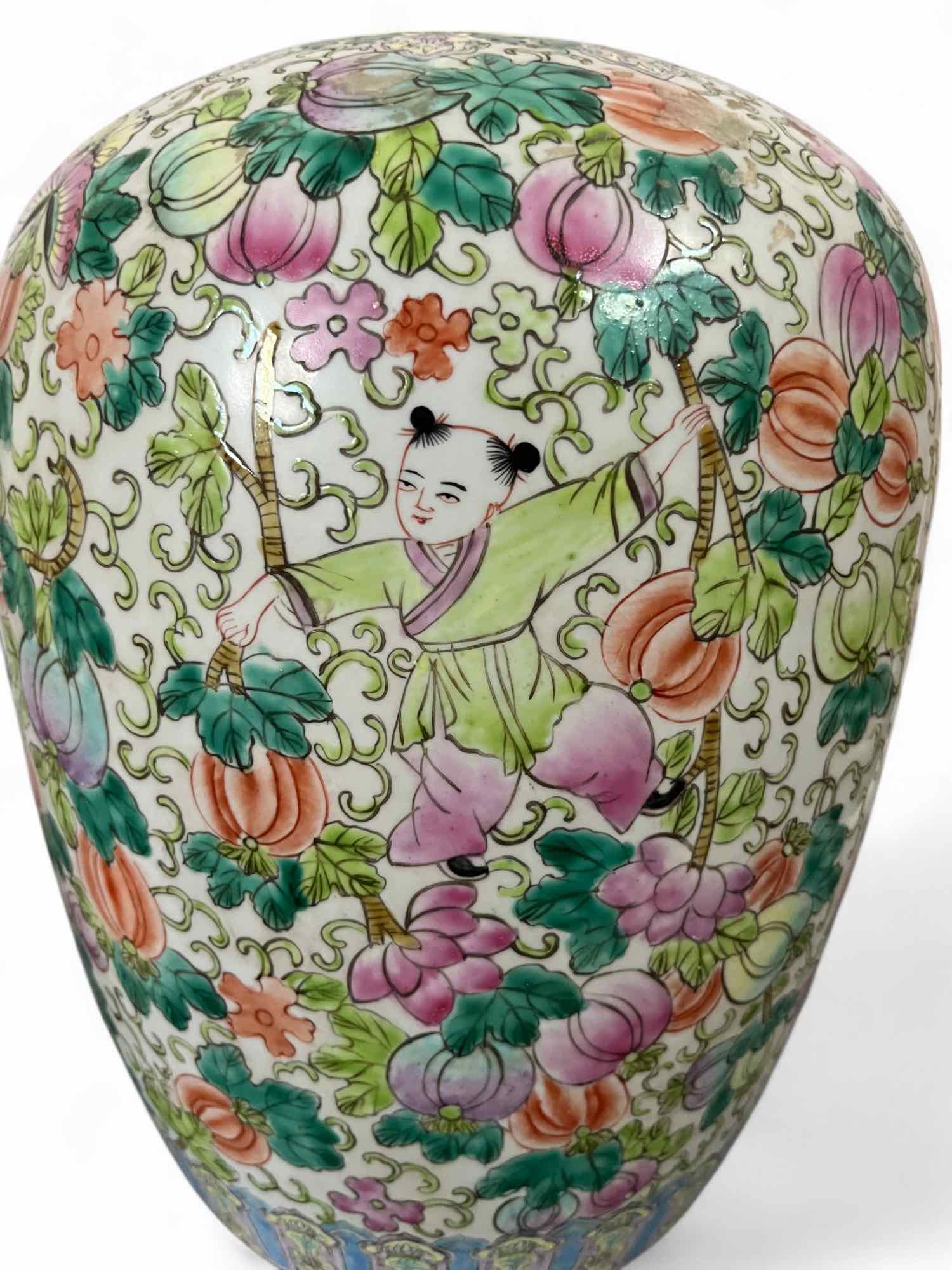 Chinesische Porzellan Vase mit Blumen Bemalung 32 cm
