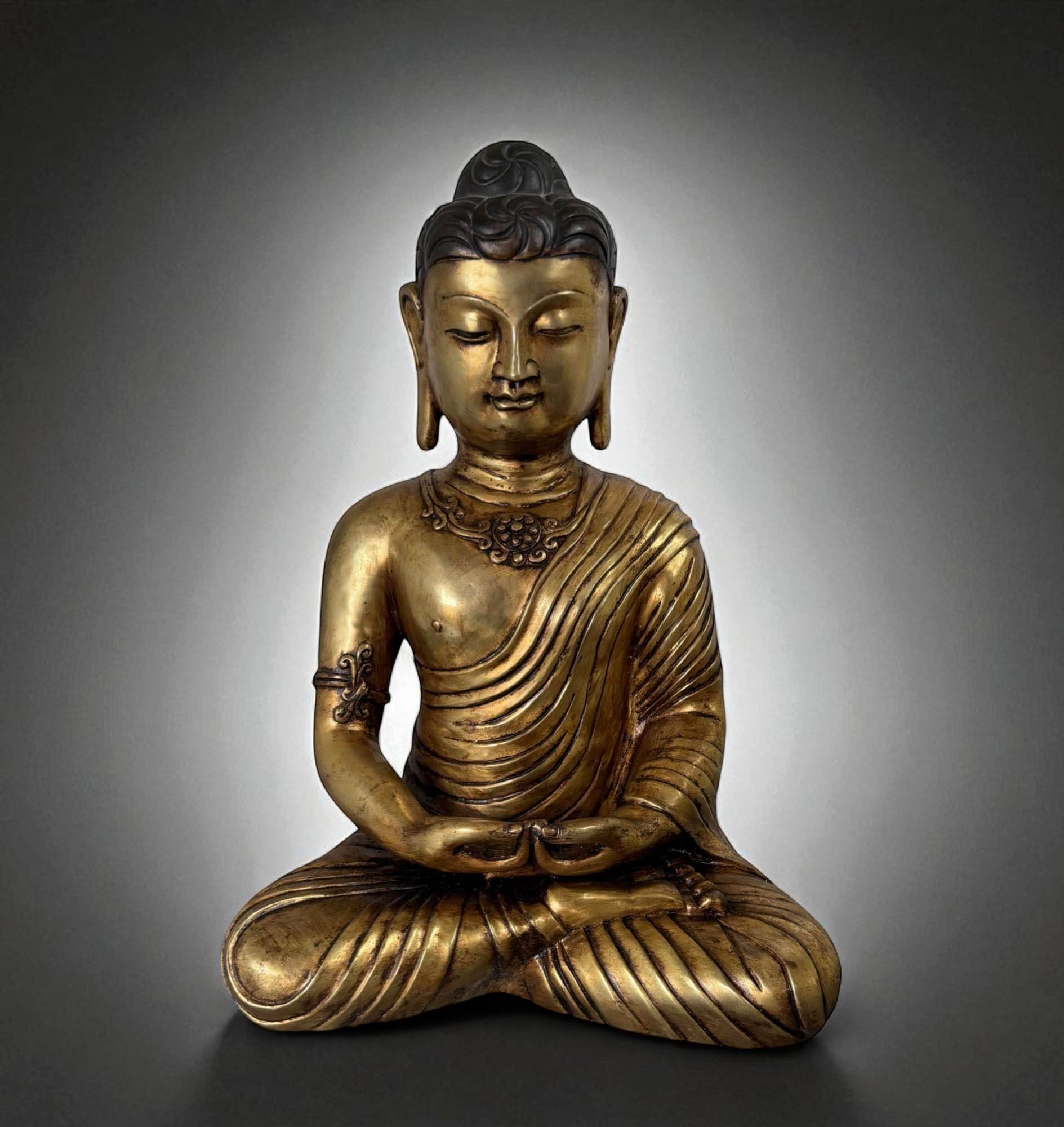 Bronze Meditations-Buddha – Tibet/China, ca. 30–40 Jahre, 44 cm
