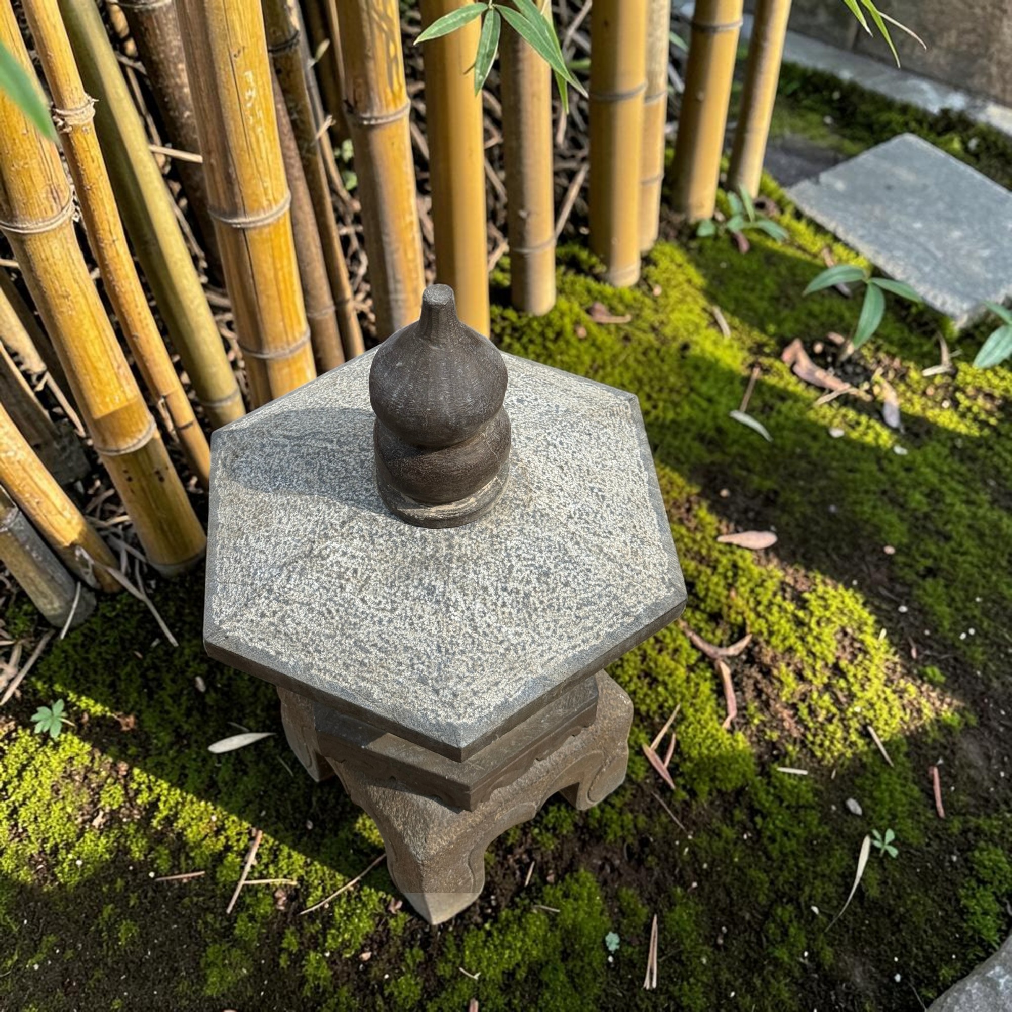 Traditionelle Steinlaterne China - Geisterhaus aus Naturstein