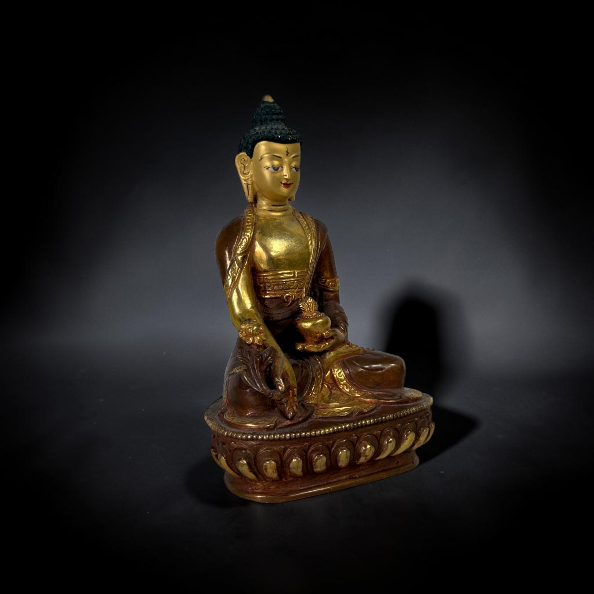 Medizinbuddha Bronze Figur teilweise vergoldet alt Nepal 14,5cm