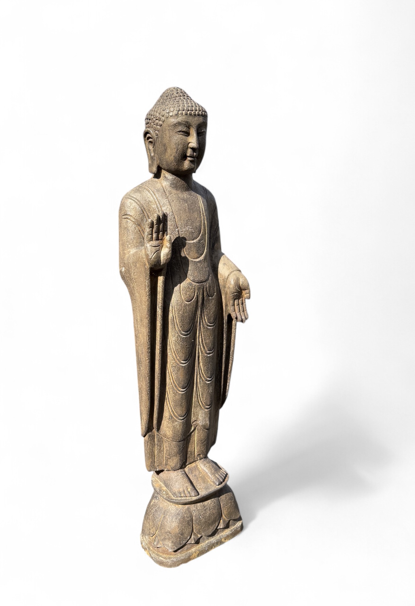 Stein Buddha 120 cm – Natursteinfigur mit Schutz- & Segnungsgeste