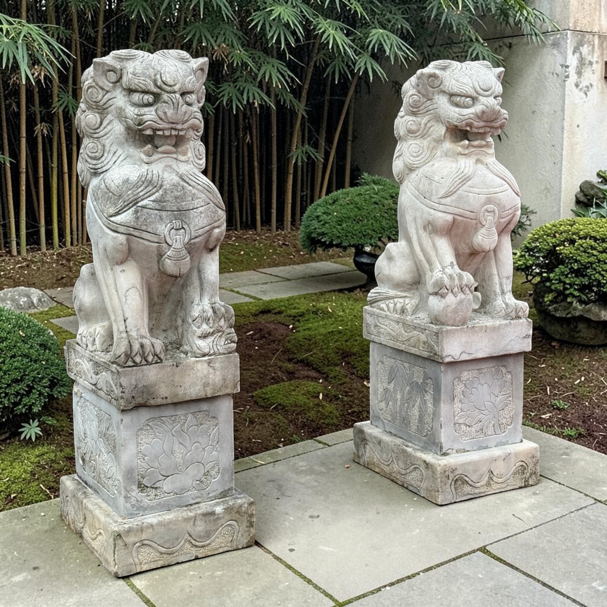 Fu-Hunde 150cm: Paar alte chinesische Wächterlöwen aus Stein für den Asia Garten