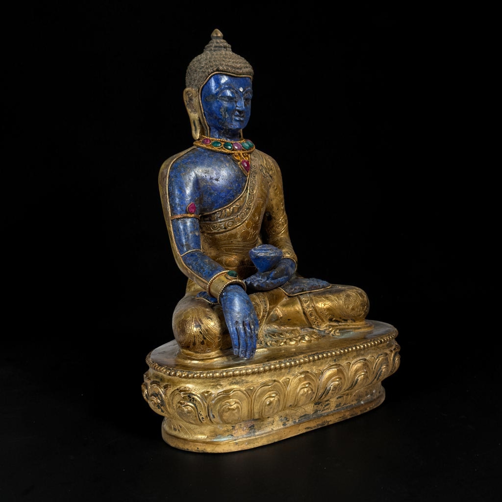 Siddharta Gautama Buddha Statue vergoldete Bronze mit Lapis Lazuli Nepal