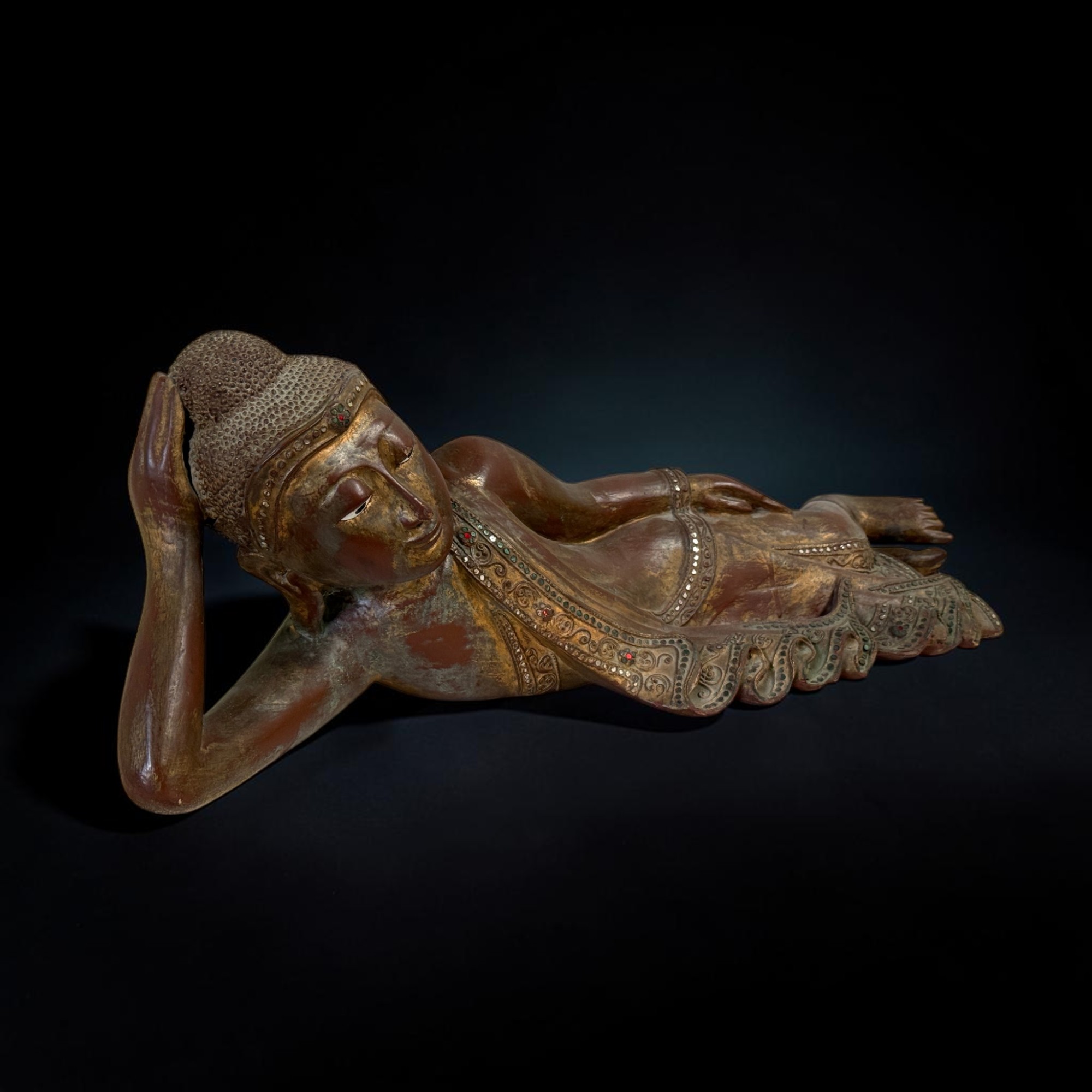 Liegender Holz Buddha aus Burma - 70cm