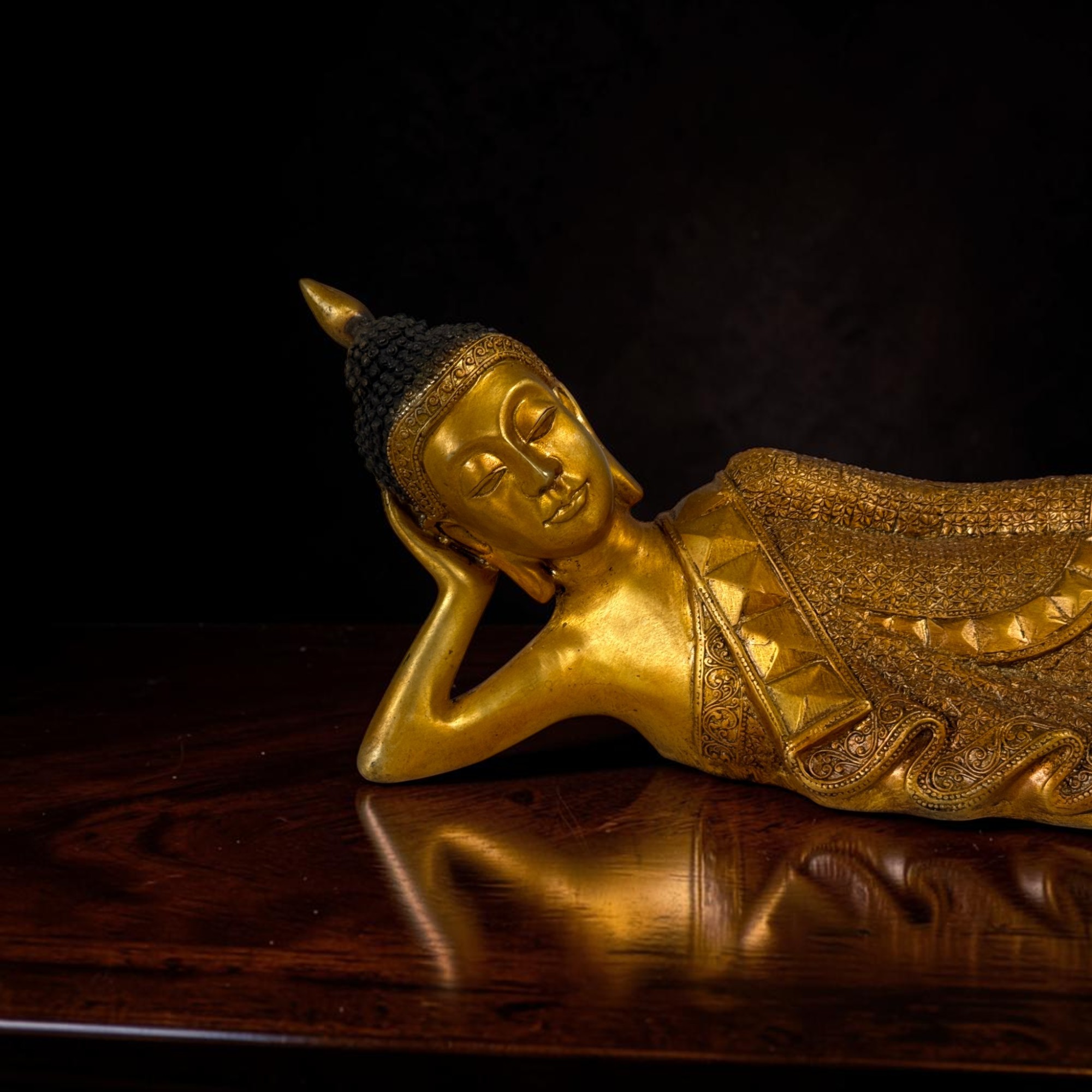 Nirvana Buddha Bronze Figur – Liegender Buddha aus Thailand, 45 cm