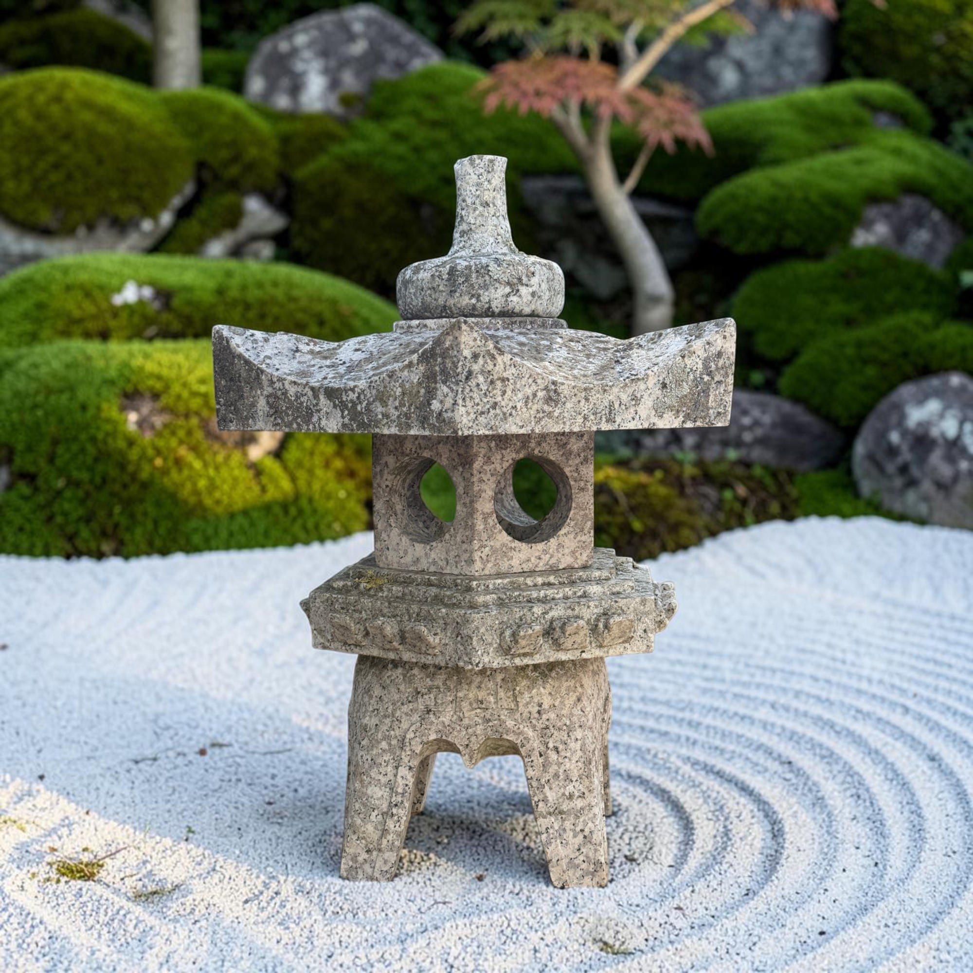 Alte japanische Steinlaterne aus Granit mit Patina - 65 cm