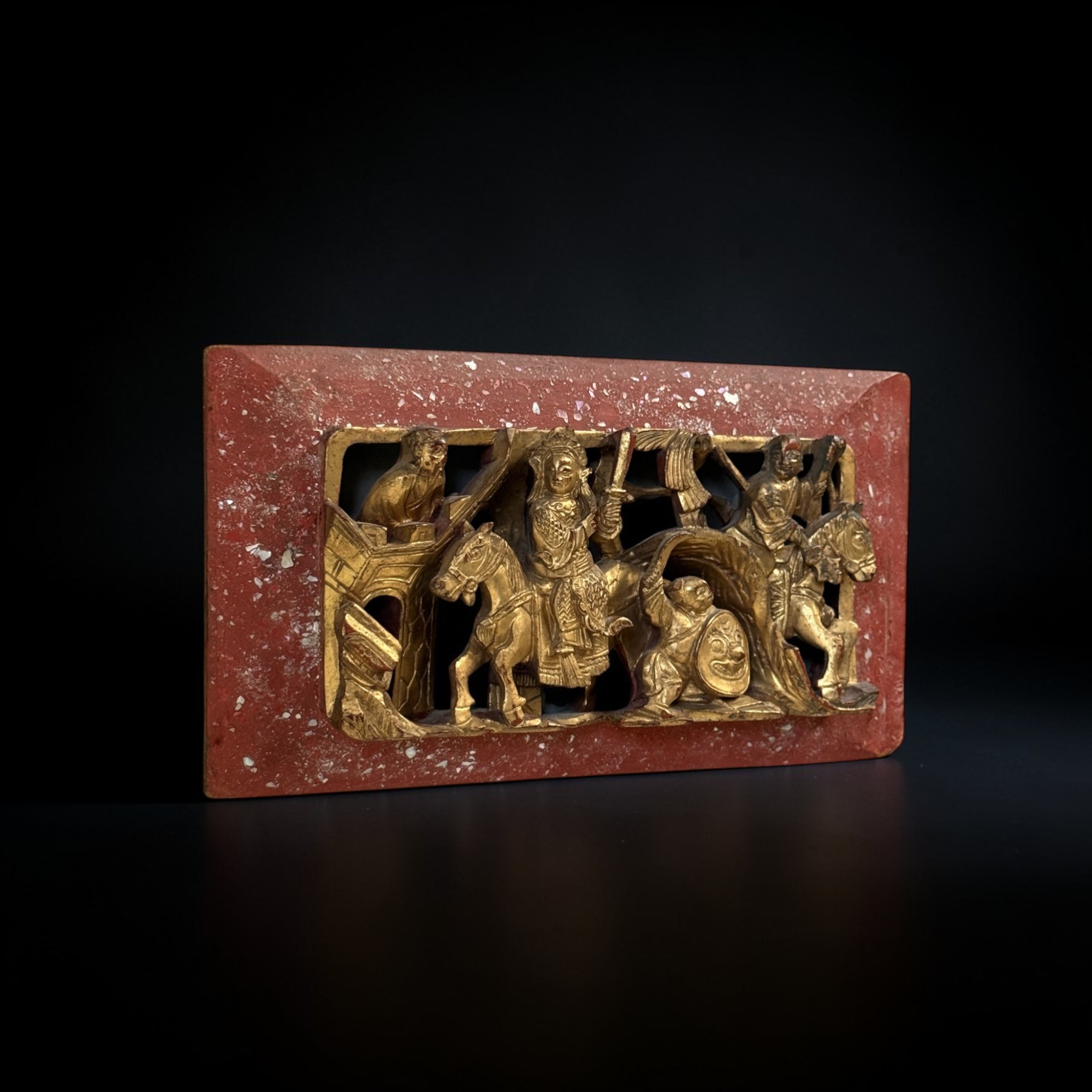 Chinesische Holz-Schnitzerei vergoldet – Reiter-Szene – 27 cm