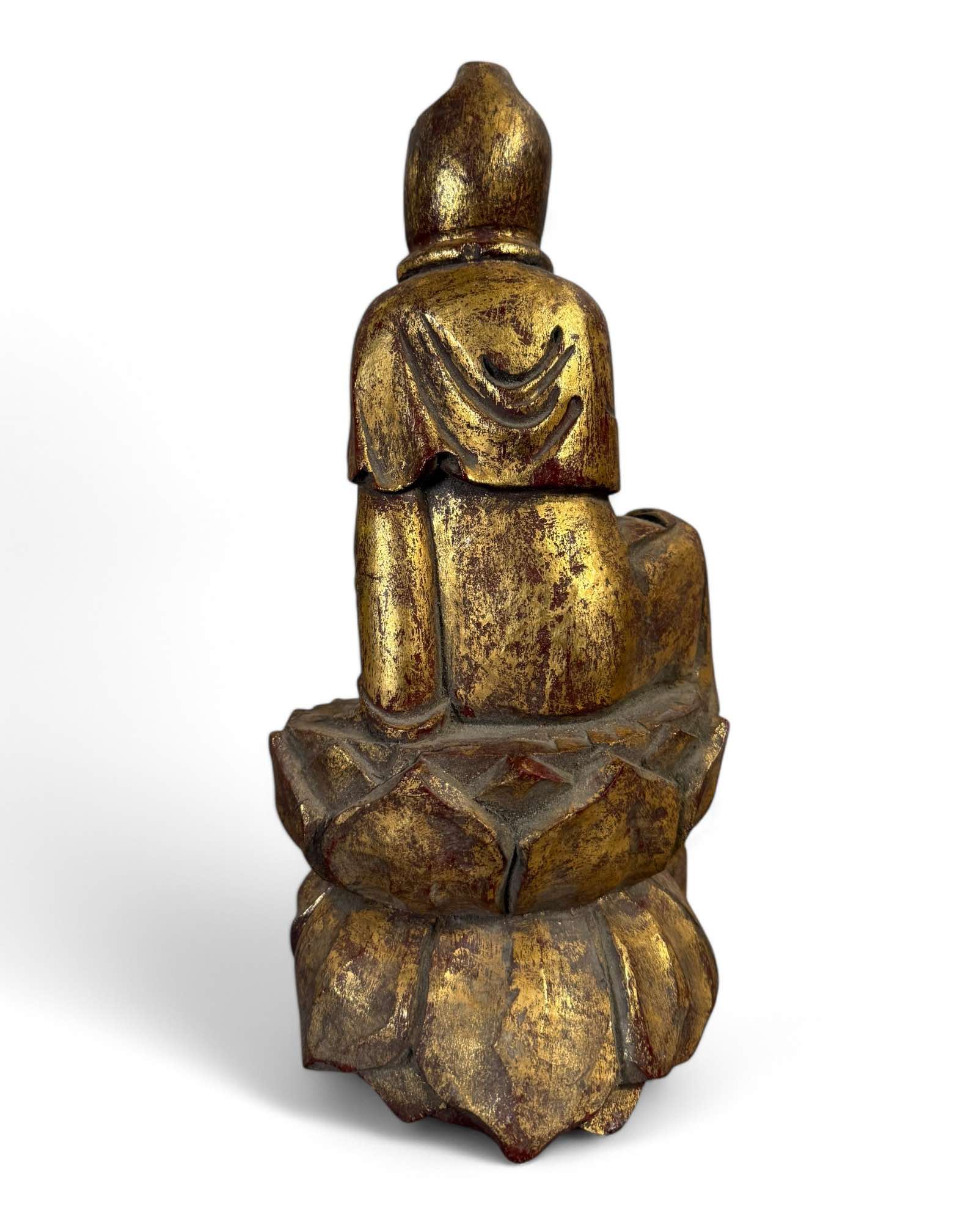 Guanyin Buddha Holz Figur aus China 31,5 cm