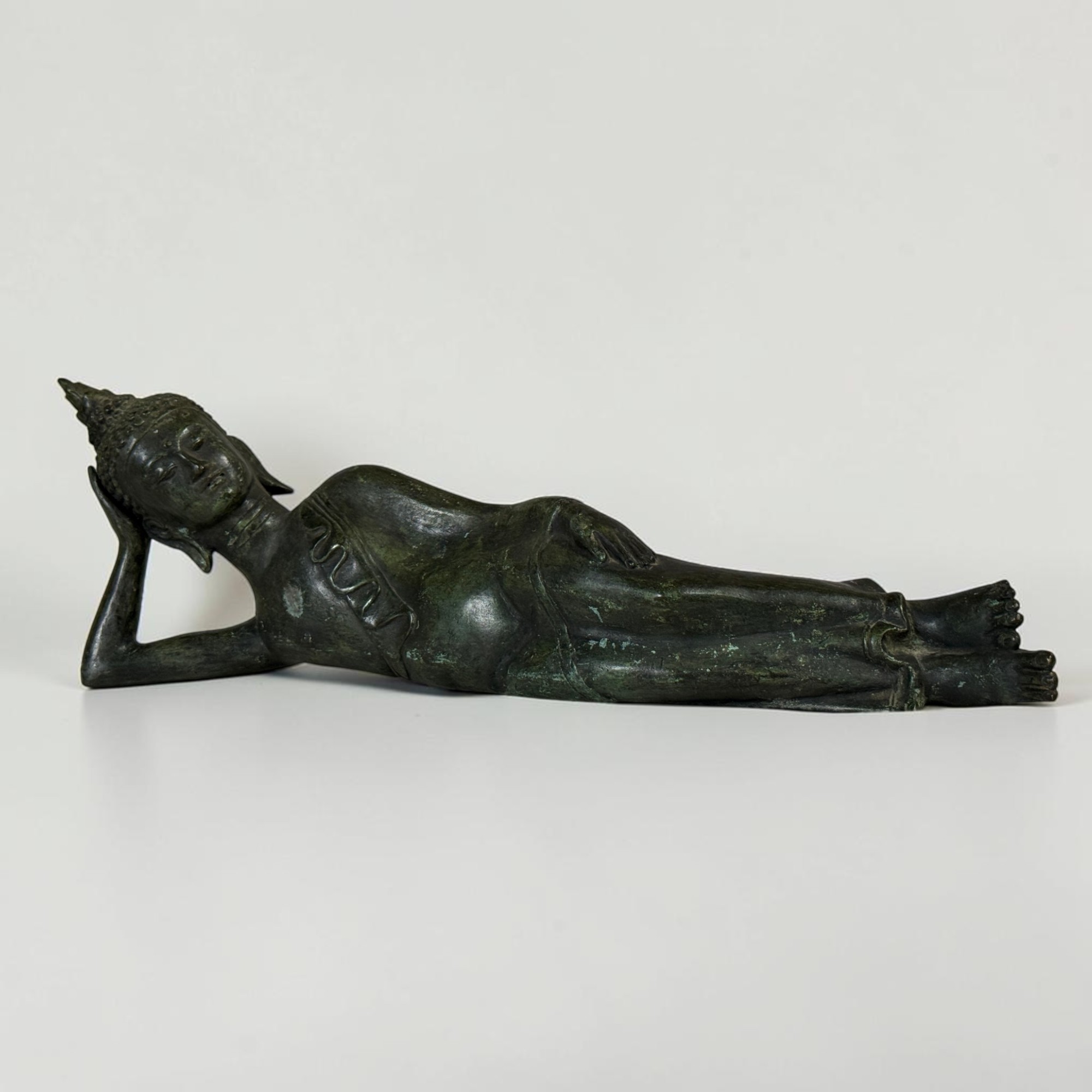 Alter liegender Nirvana Buddha aus Bronze Thailand