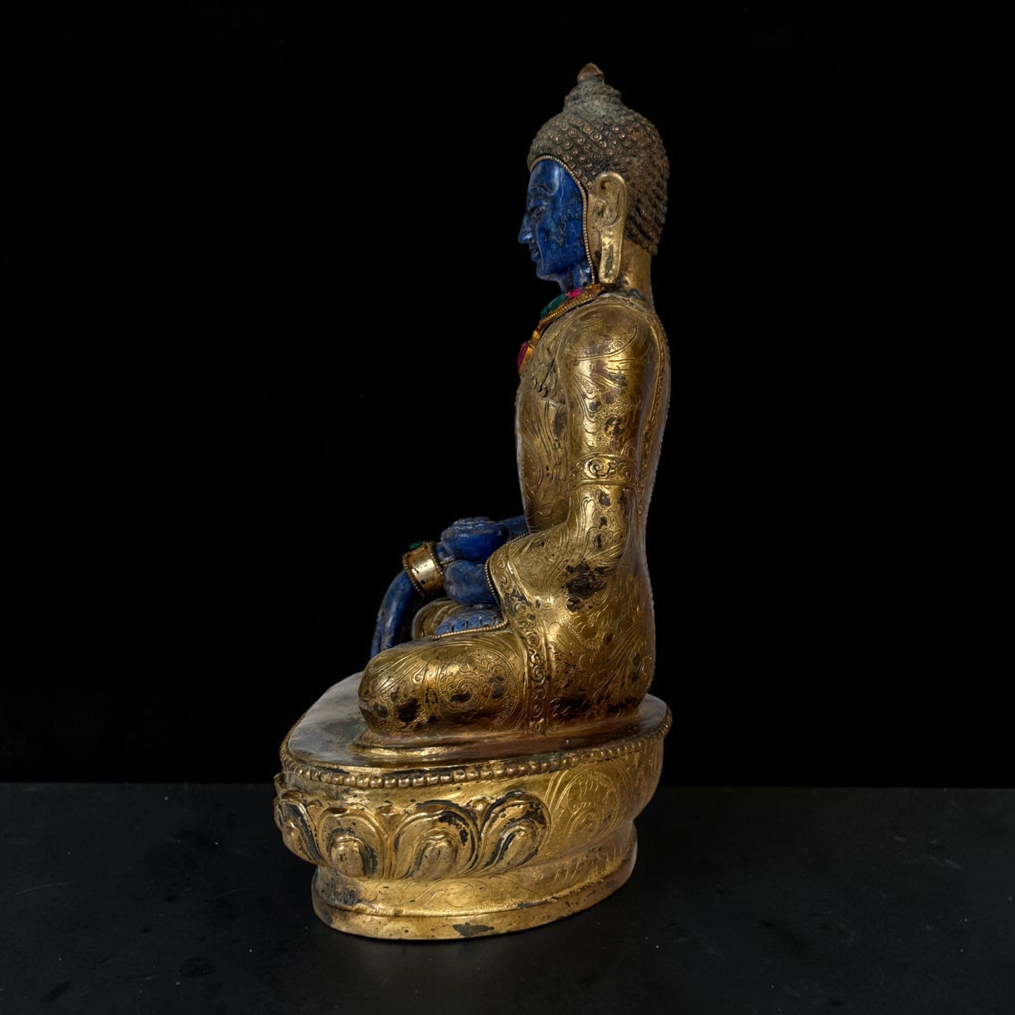 Siddharta Gautama Buddha Statue vergoldete Bronze mit Lapis Lazuli Nepal