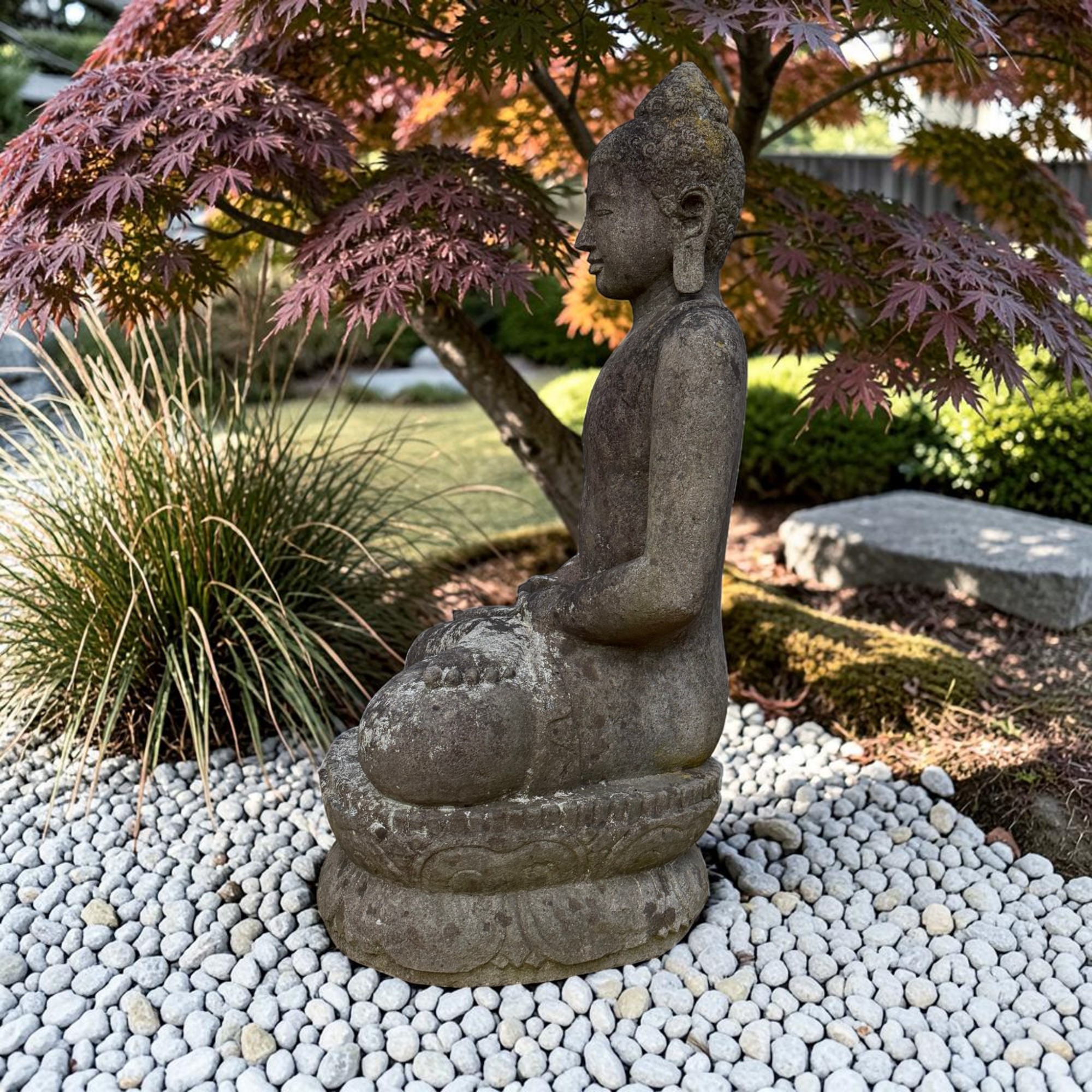 Flussstein Buddha Statue Java Borobudur Stil – Handgeschlagene Steinfigur 81 cm
