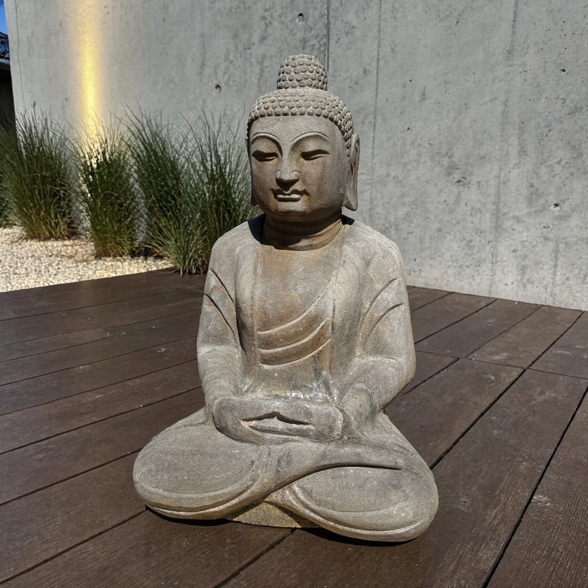 Gartenbuddha Amitabha 61cm Naturstein - Frostfest Garten Figur Stein - alt