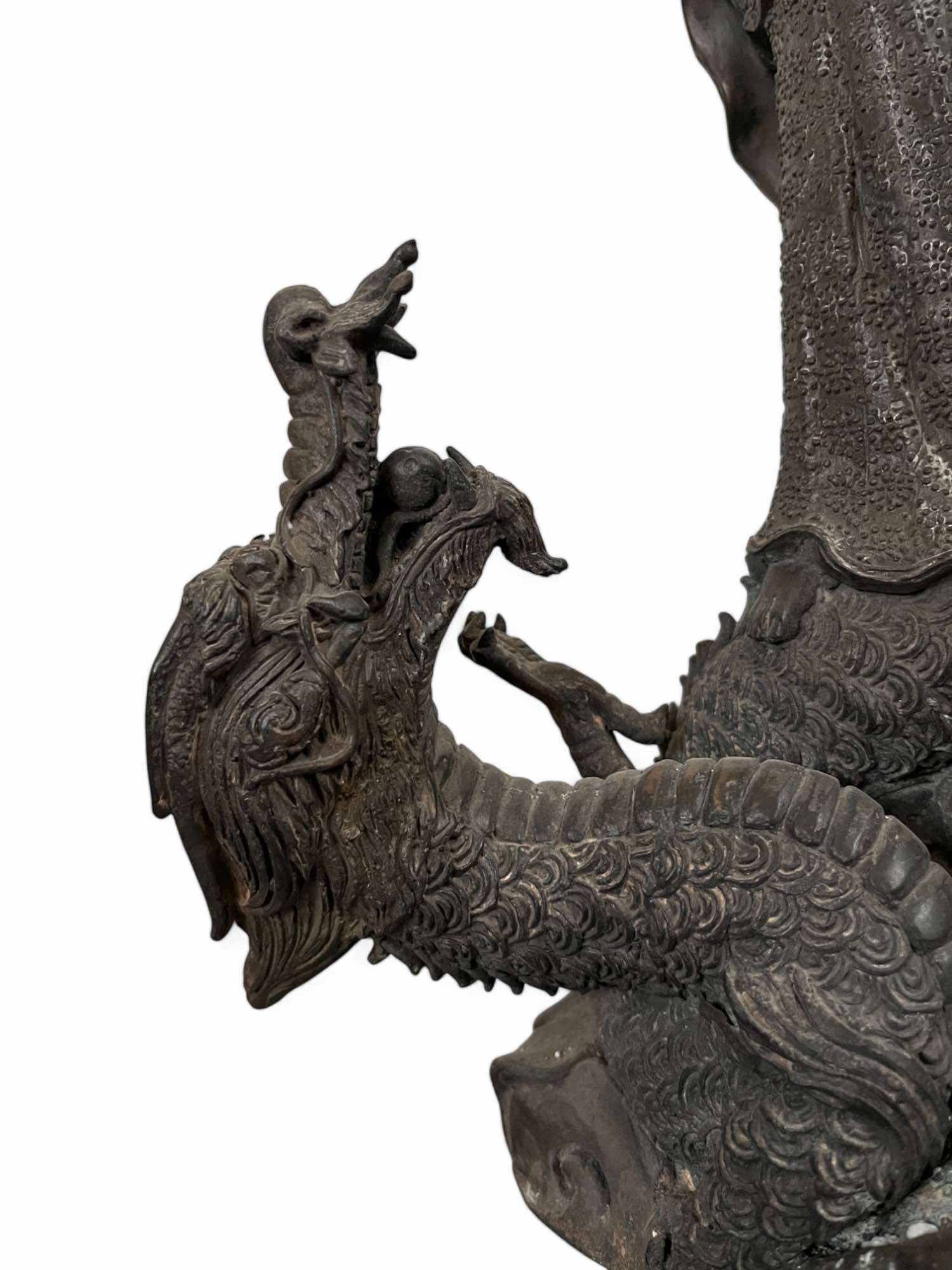 Buddha Figur Bronze Guanyin auf Drache 49cm groß Buddha Figur Bronze Guanyin auf Drache 49cm groß