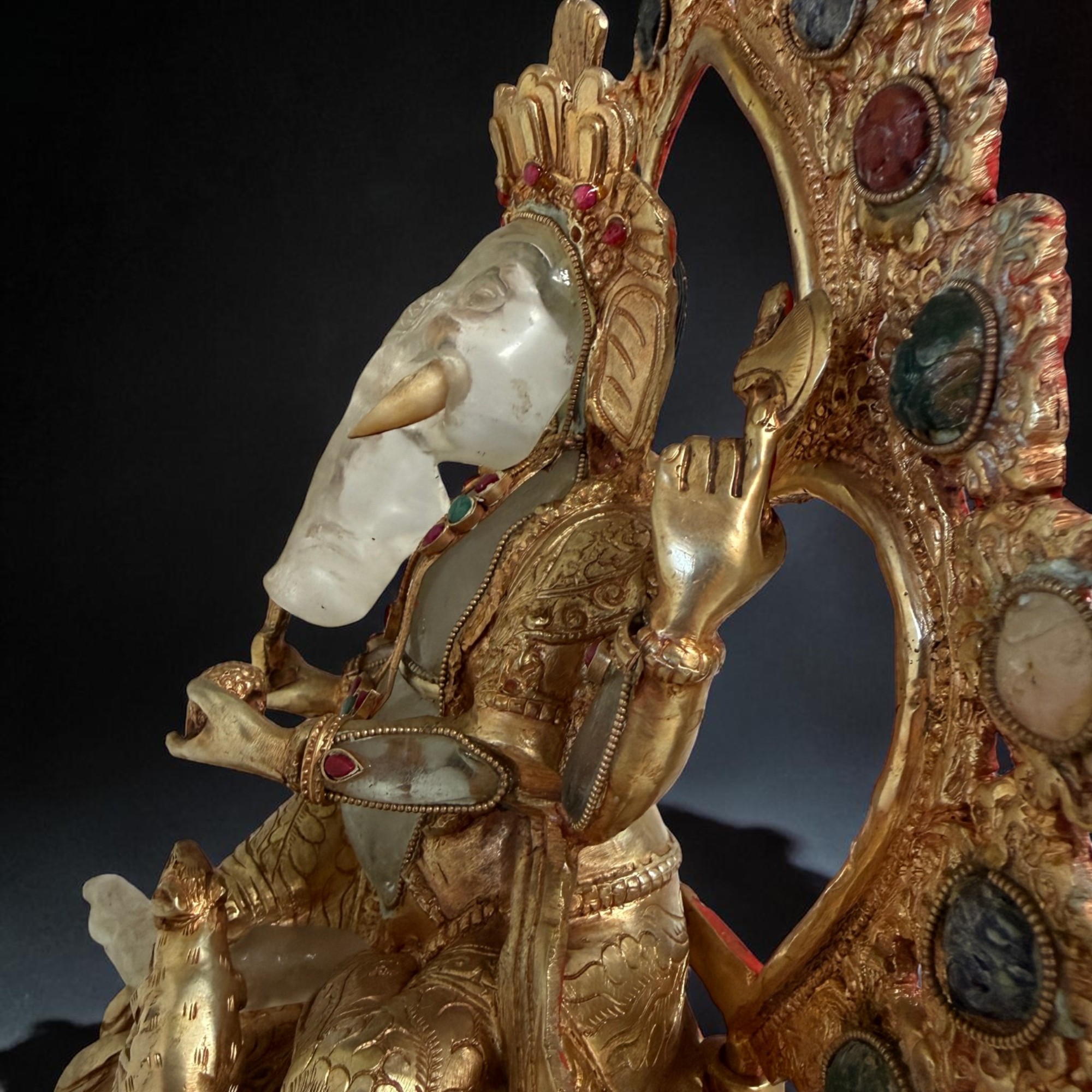 Ganesha Bronze Figur feuervergoldet mit Bergkristall Nepal