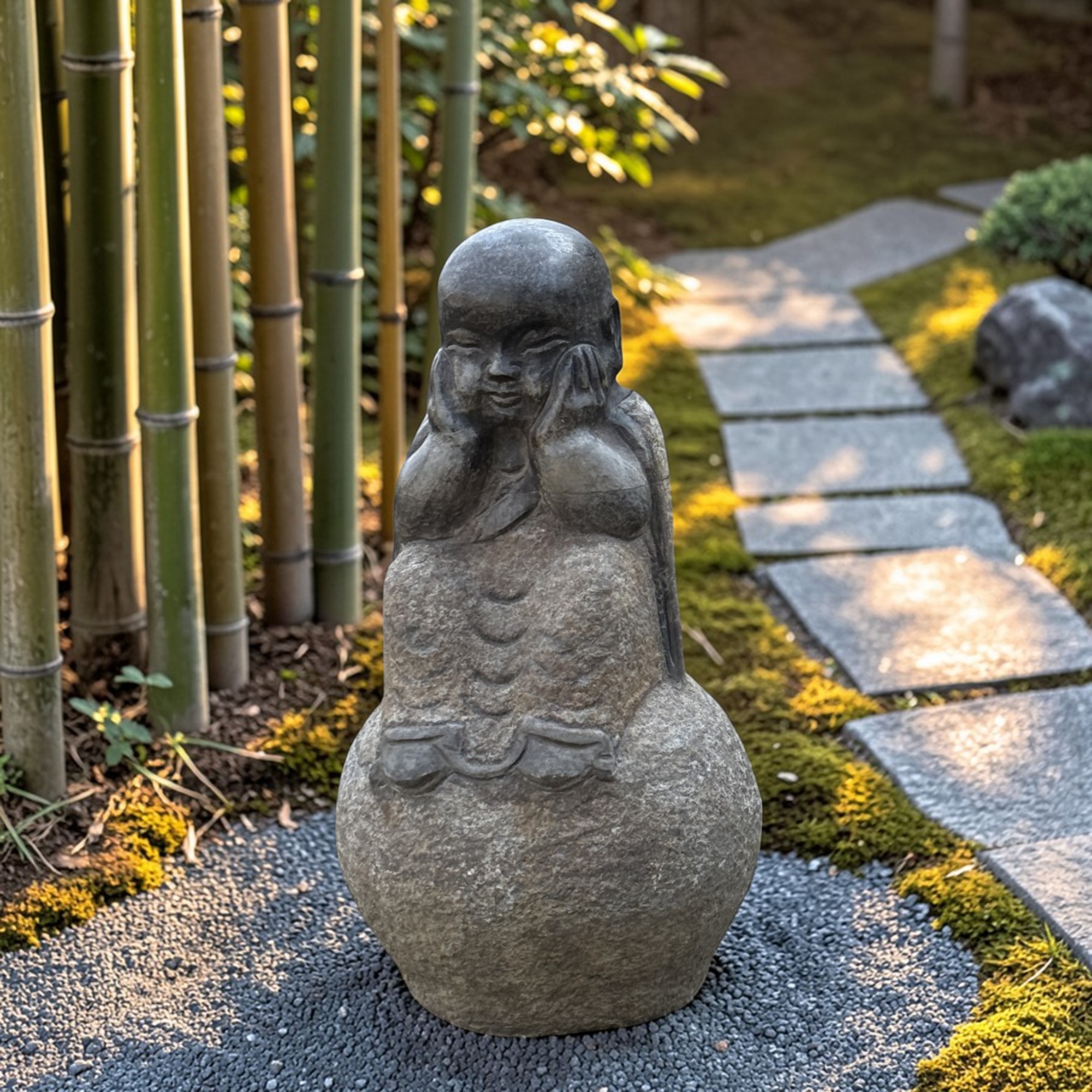 Zen-Mönch Gartenfigur aus Bluestone – Frostfest – 35 cm