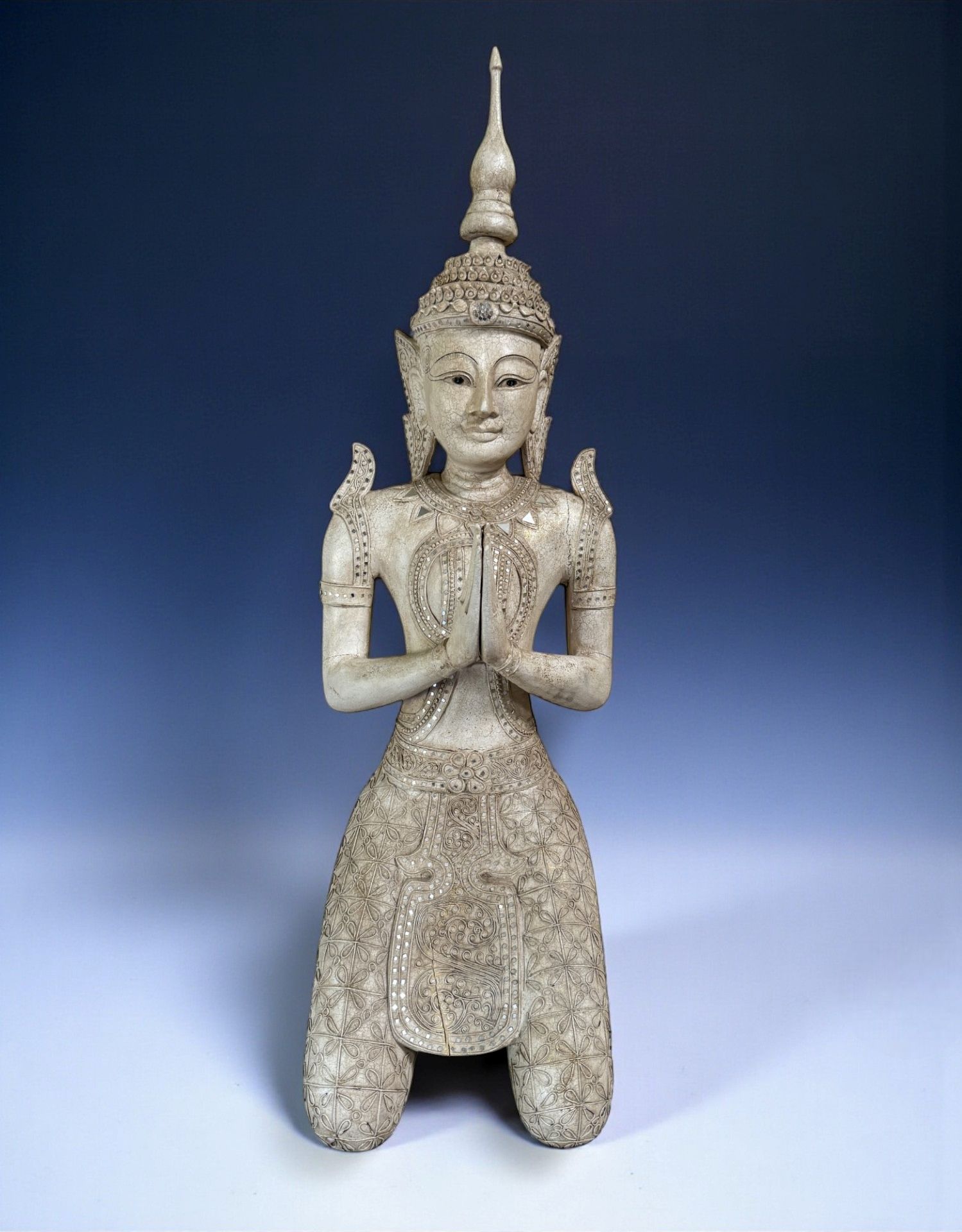 Thailändischer Tempelwächter aus Holz – Handgeschnitzte Statue, 117 cm Thailändischer Tempelwächter aus Holz – Handgeschnitzte Statue, 117 cm
