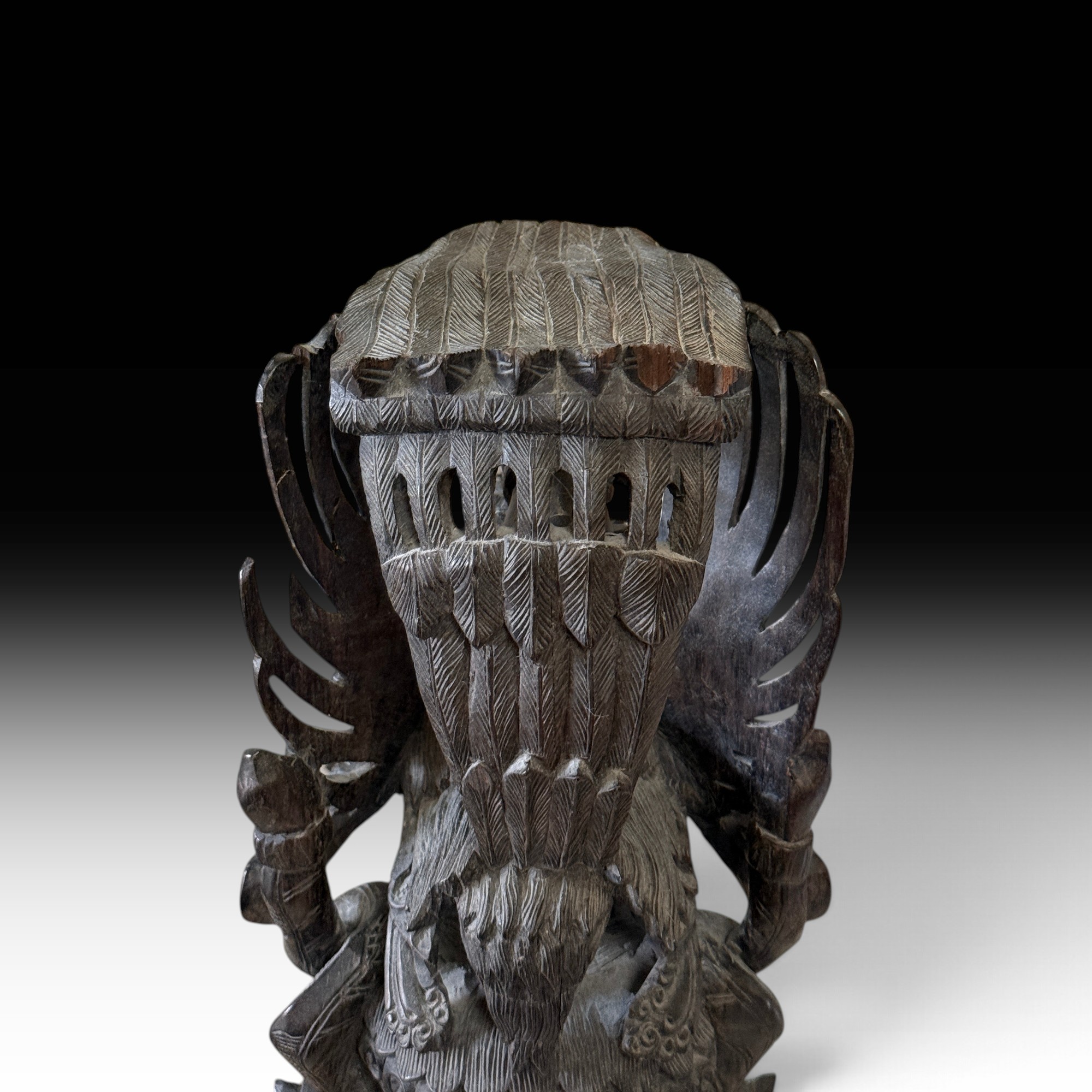 Vishnu auf Garuda Holzskulptur – alte handgeschnitzte Holzfigur, 42,5 cm
