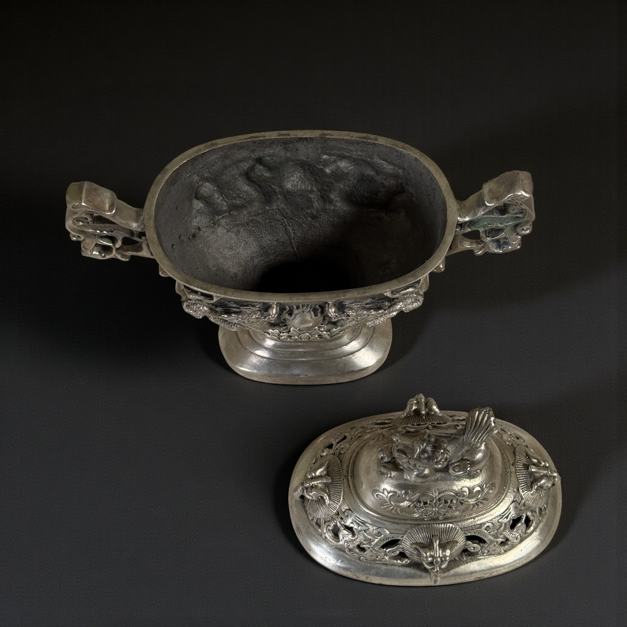 Drachen Räuchergefäß aus Bronze mit Tempellöwen aus China