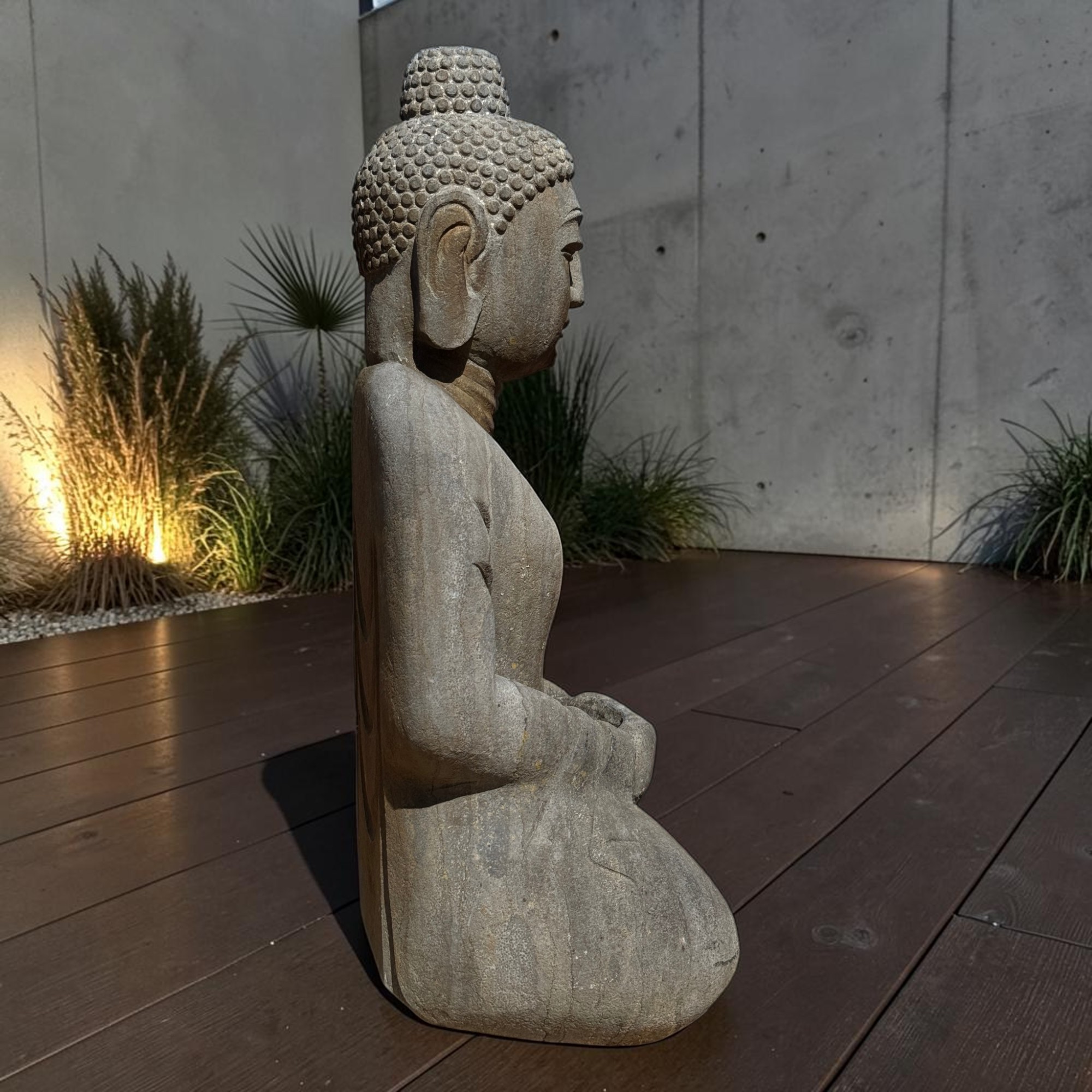 Gartenbuddha Amitabha 61cm Naturstein - Frostfest Garten Figur Stein - alt